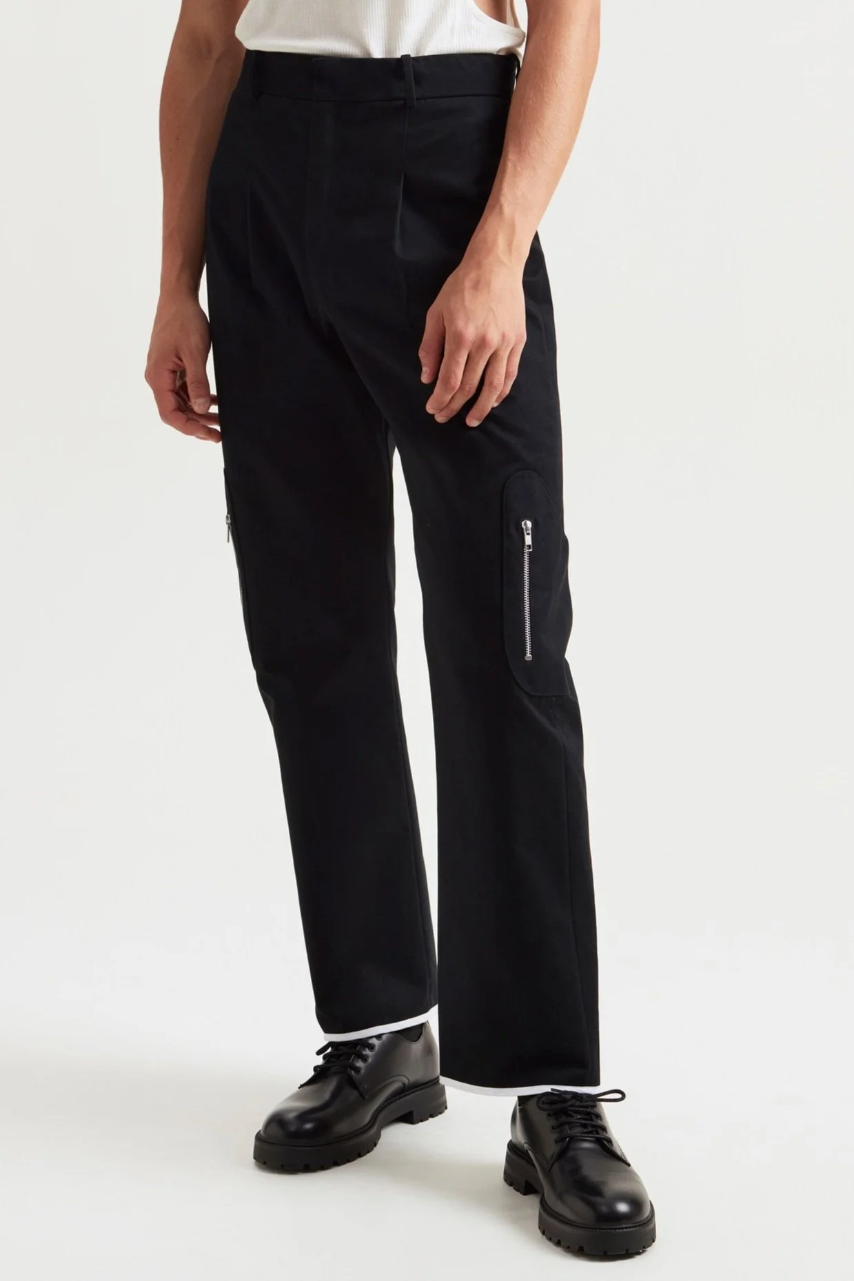 CARLOTA_BARRERA_FW23_Cargo_Trousers_1.jpg