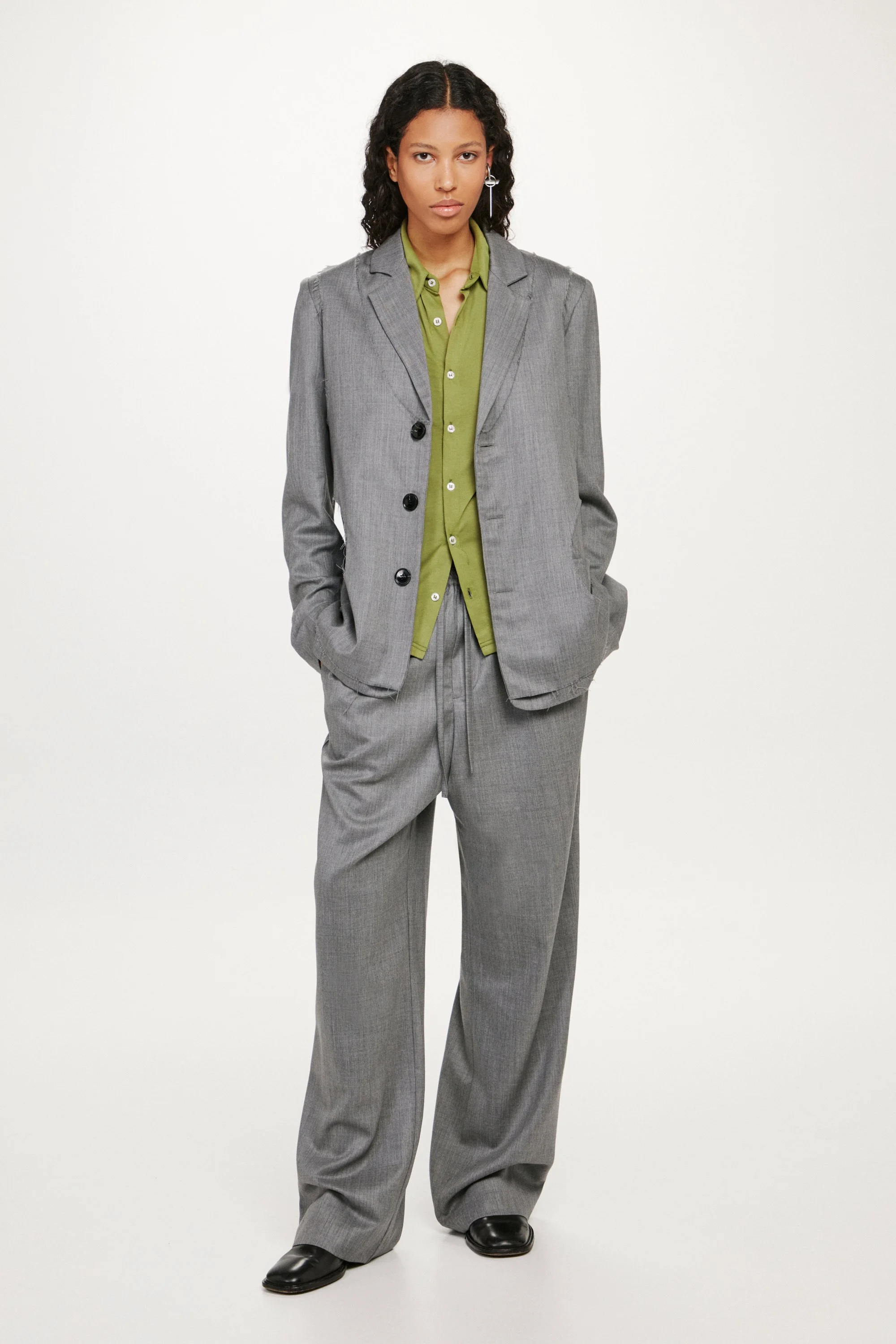 CARLOTA_BARRERA_SS24_GREEN_JERSEY_SHIRT_02.jpg