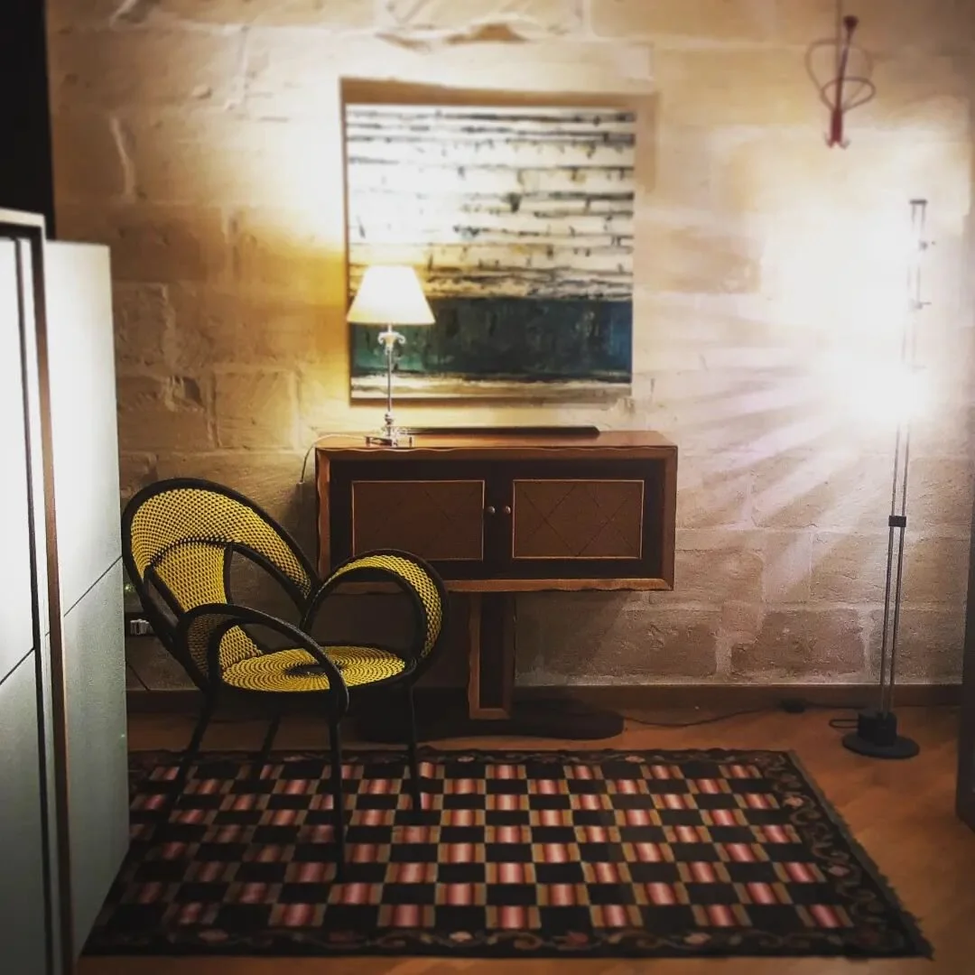 Consolle originale anni '40. #Design #originale #Vintage #legnoI #ingresso  https://www.parlangelifurniturestore.com/it/arredamento-pezzi-unici/708-mobileconsolle-anni-40.html