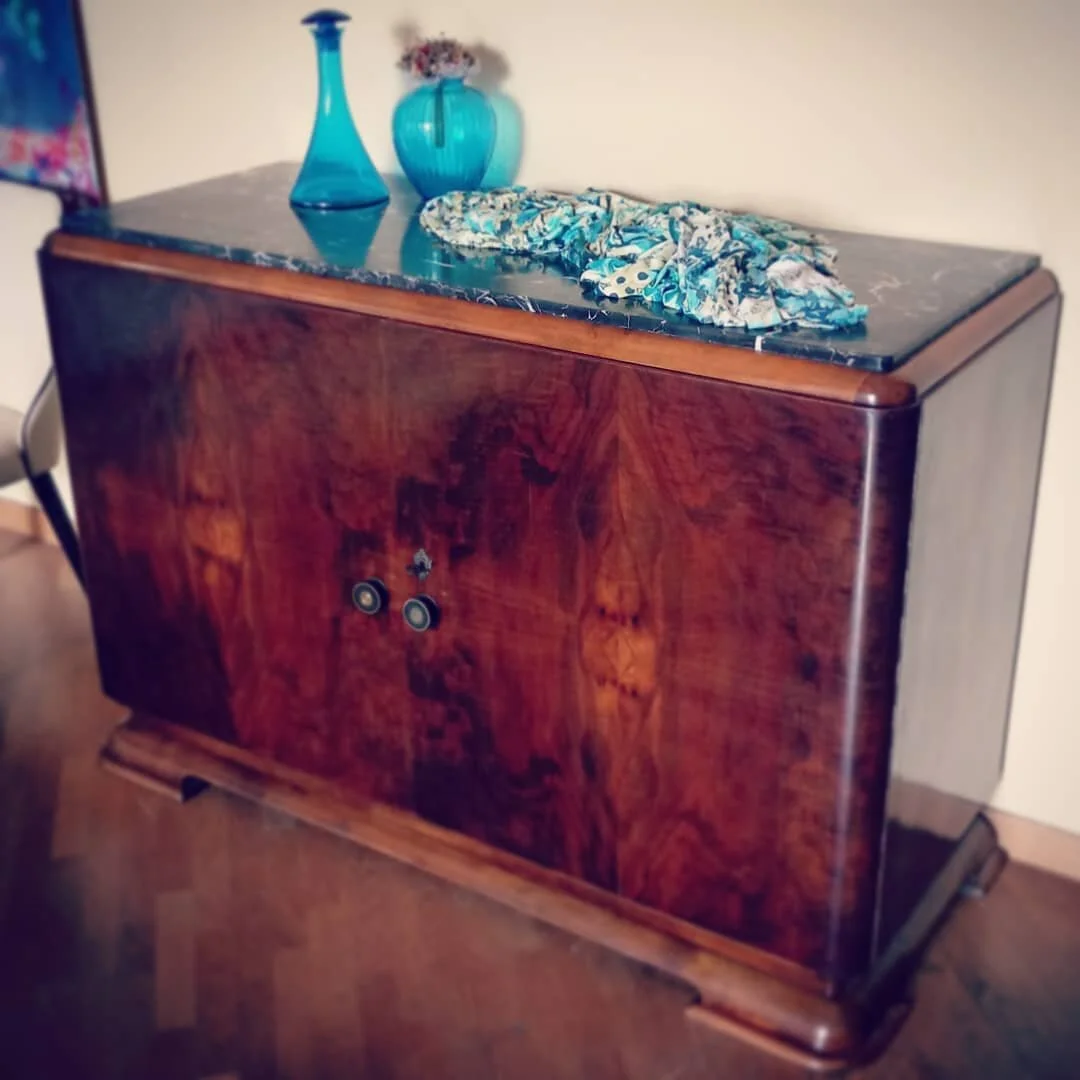 Mobile originale dei primi Novecento impiallacciato con piano in marmo. #Original #vintage #dec&ograve; #parlangeli1922
#parlangelifurniturestore.com #furniture