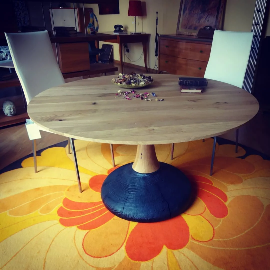 Meraviglioso #tavolo #decant by #riva1920 . Un meraviglioso oggetto di #design realizzato in #rovere e #Cedro tutto #madeinitaly🇮🇹 #table #tabledecor #woodworking #handmade #nature #naturalfinishes #respectplanet #savetheplanet