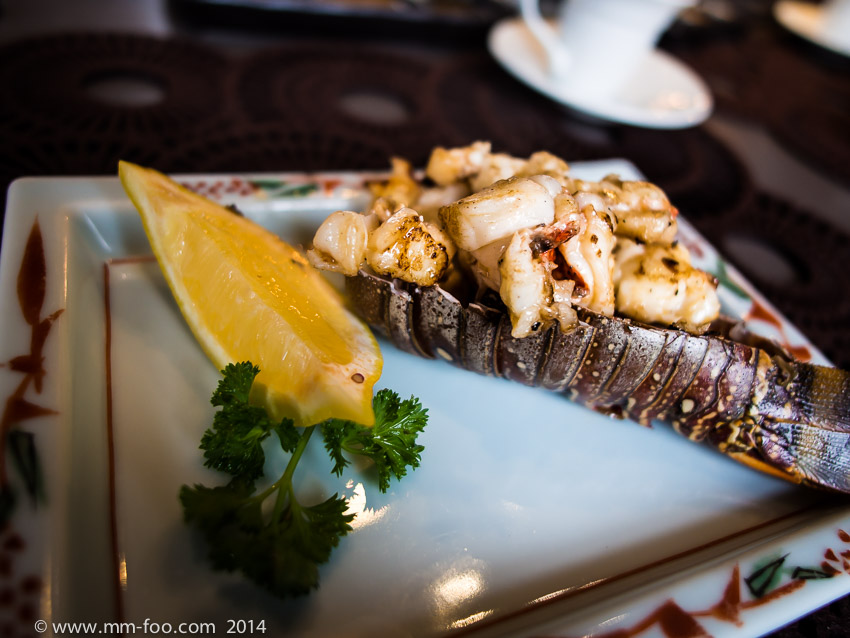 1/60 sec, 12mm, f/2.0, ISO400. Lobster cooked on the Teppanyaki