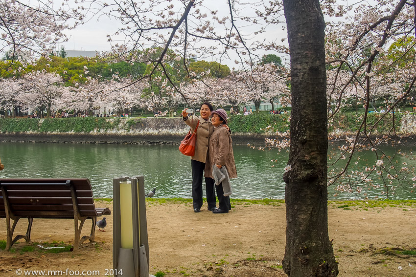  Two middle aged ladies taking a selfie lol&nbsp; 