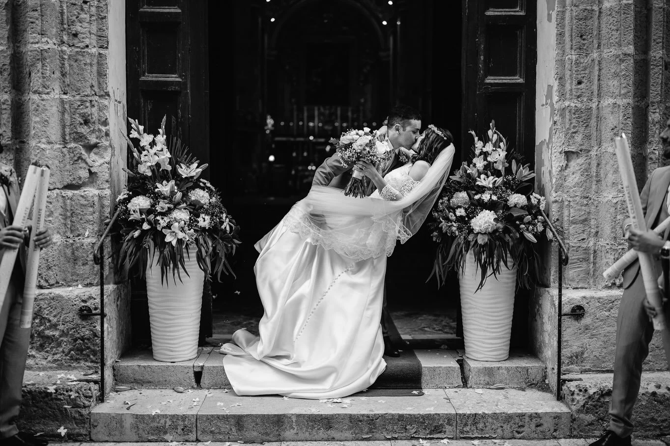 Mariah &amp; Thomas ❤️

Venue: @radissonblugoldensands 
Cinematography: @mattdeguara_weddingfilms 
Band: @lara.jukeboys