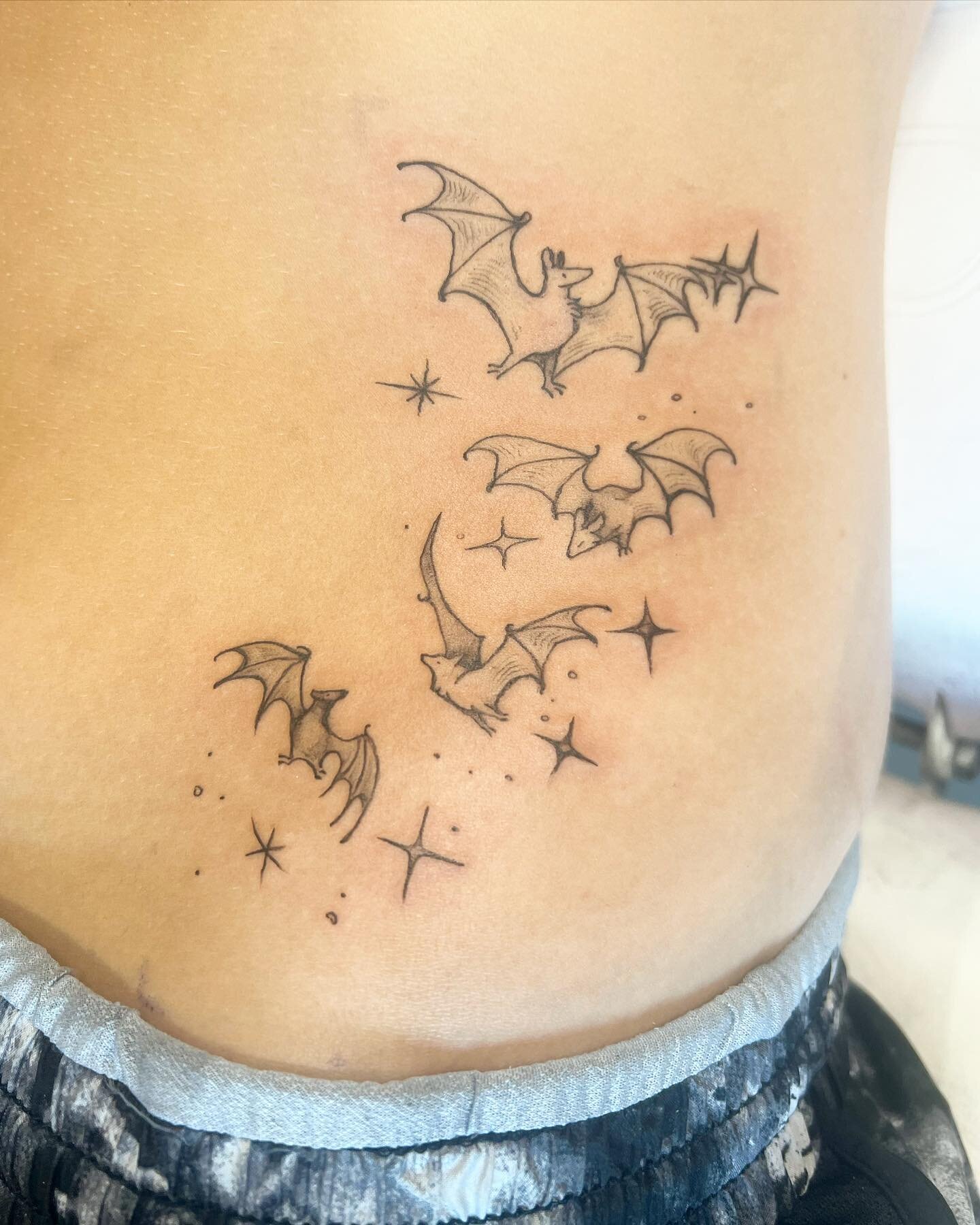 Thank you @abigailhlowder and @ben_dwol07 for trusting me with these designs!! 🦇✨🎶🎵

Booking is open for September- You can find the tattoo form in the link in my bio!
#tattoo #hudsonvalley #woodstock #woodstocktattoo #eddempseytattoo #bats #anima