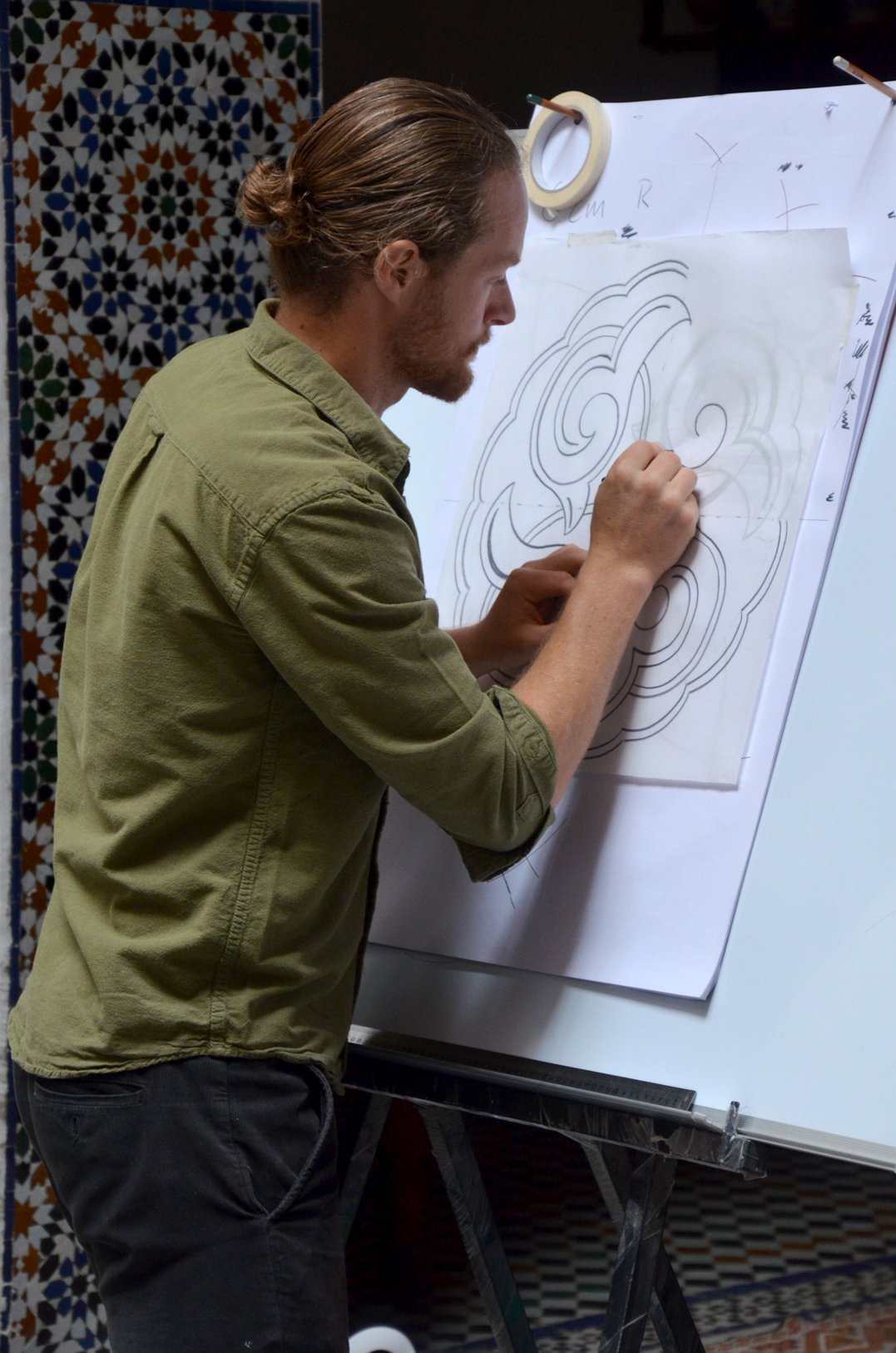  Adam teaching us one of the biomorphic patterns  Photo Taken by&nbsp; the Art of Islamic Pattern&nbsp;  