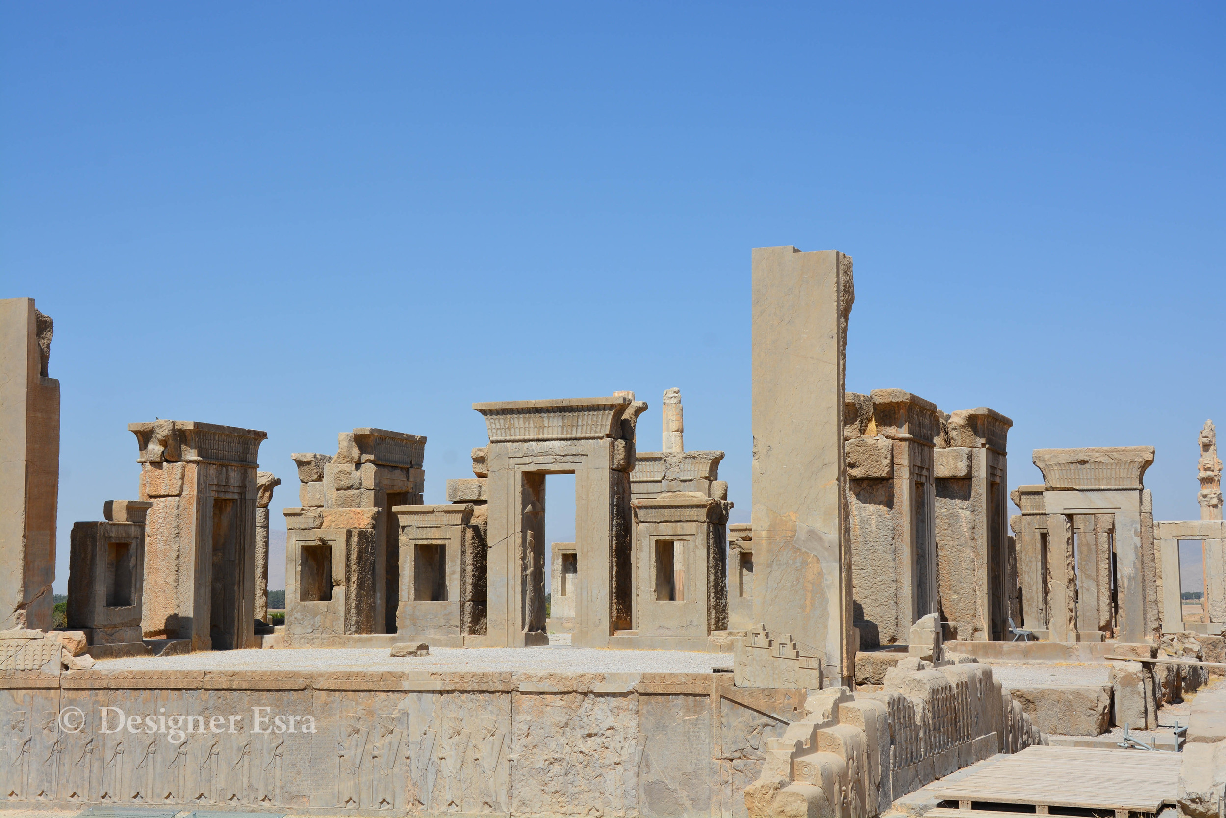 Gate of All Nations in Persepolis, Iran تخت جمشيد