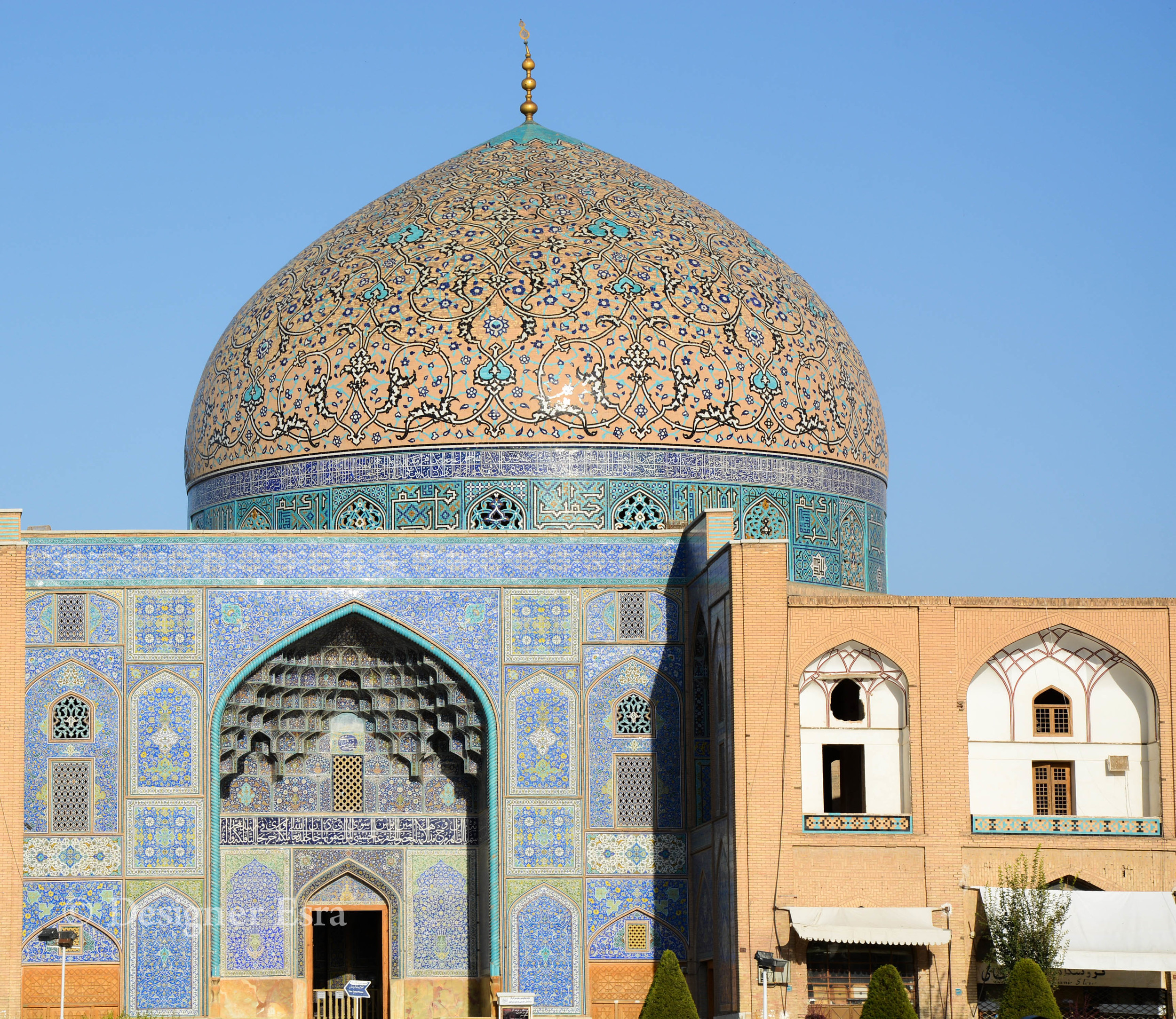 Shaykh Lutfallah Mosque's Dome in Iran قبة مسجد الشيخ لطف الله في ايران 