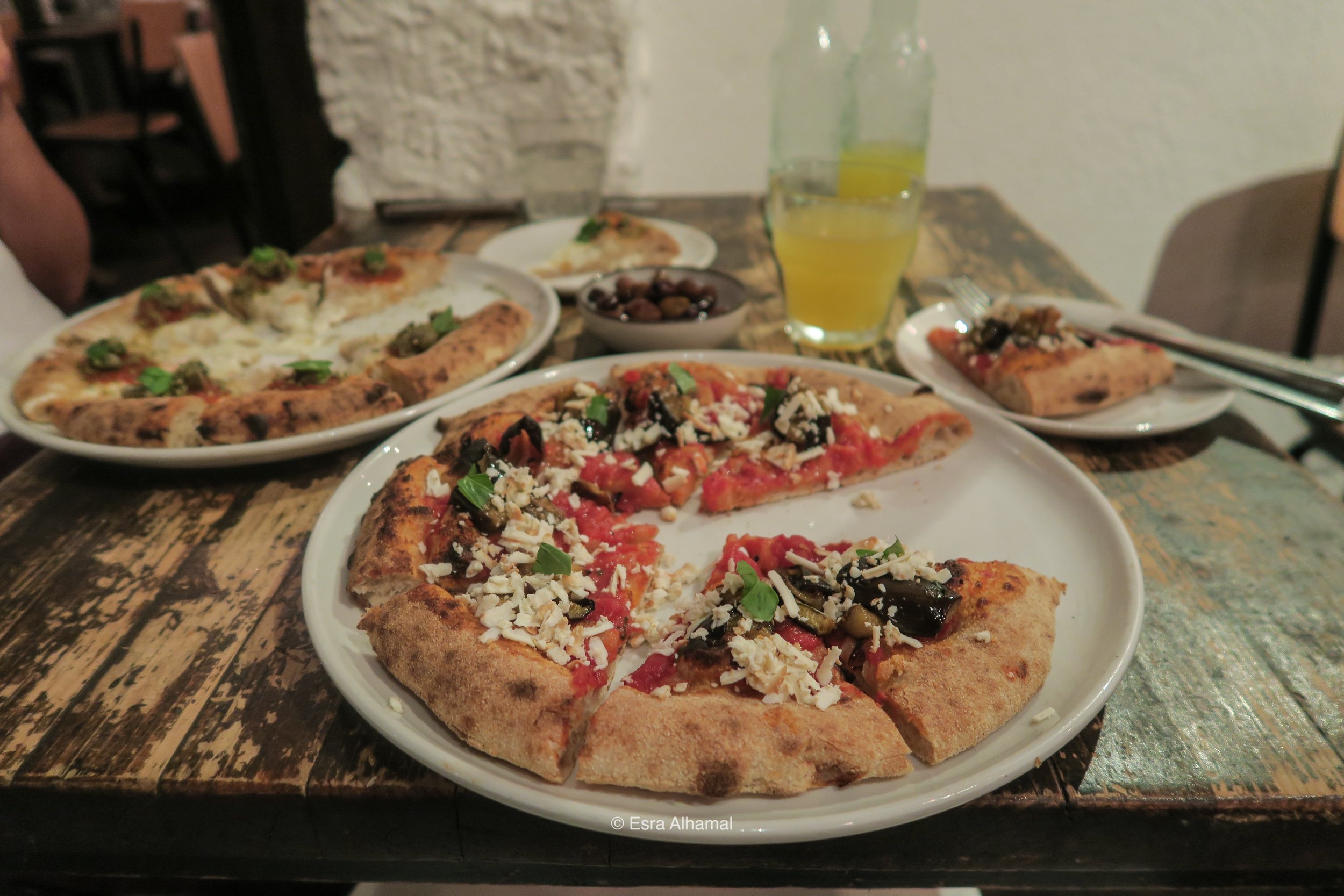 Yummy creative pizza in Florence 