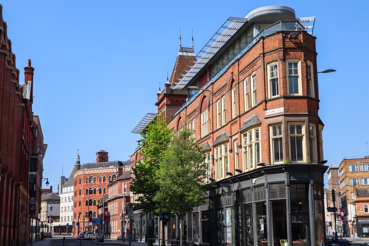 English Architecture in the Midlands