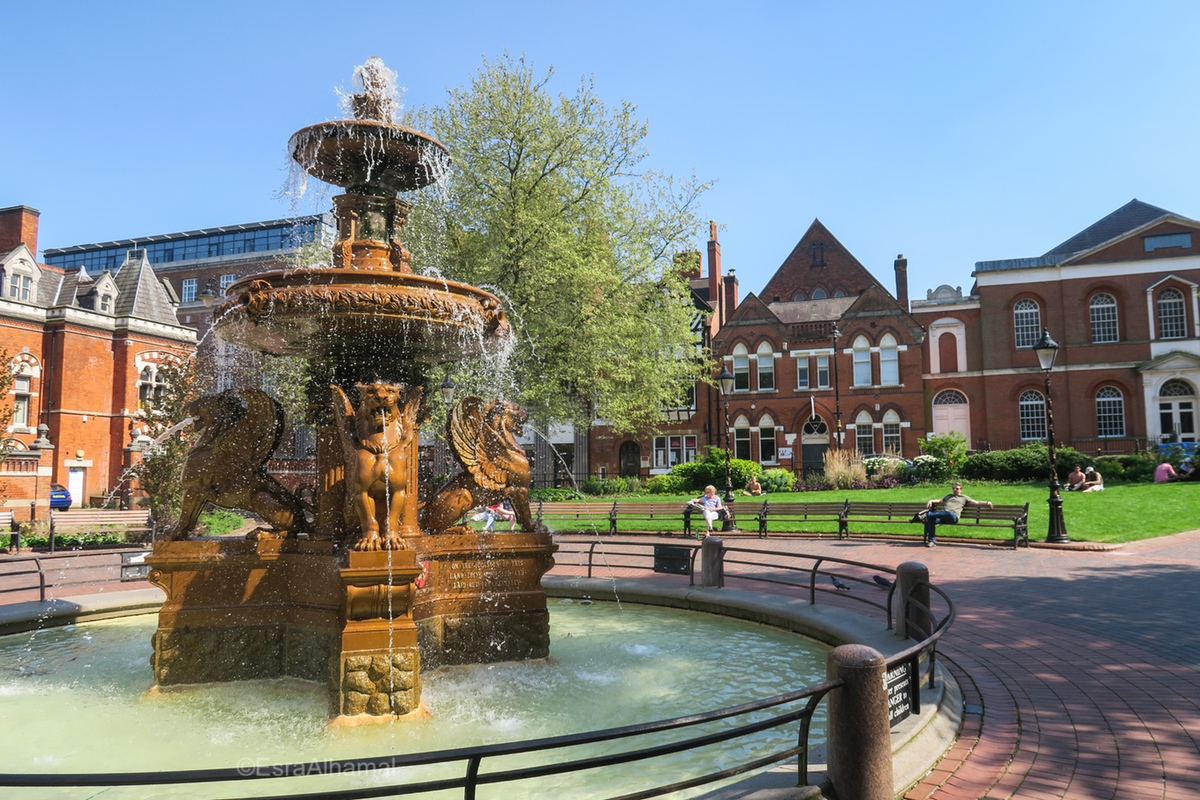 City hall and fountain in Leicester 
