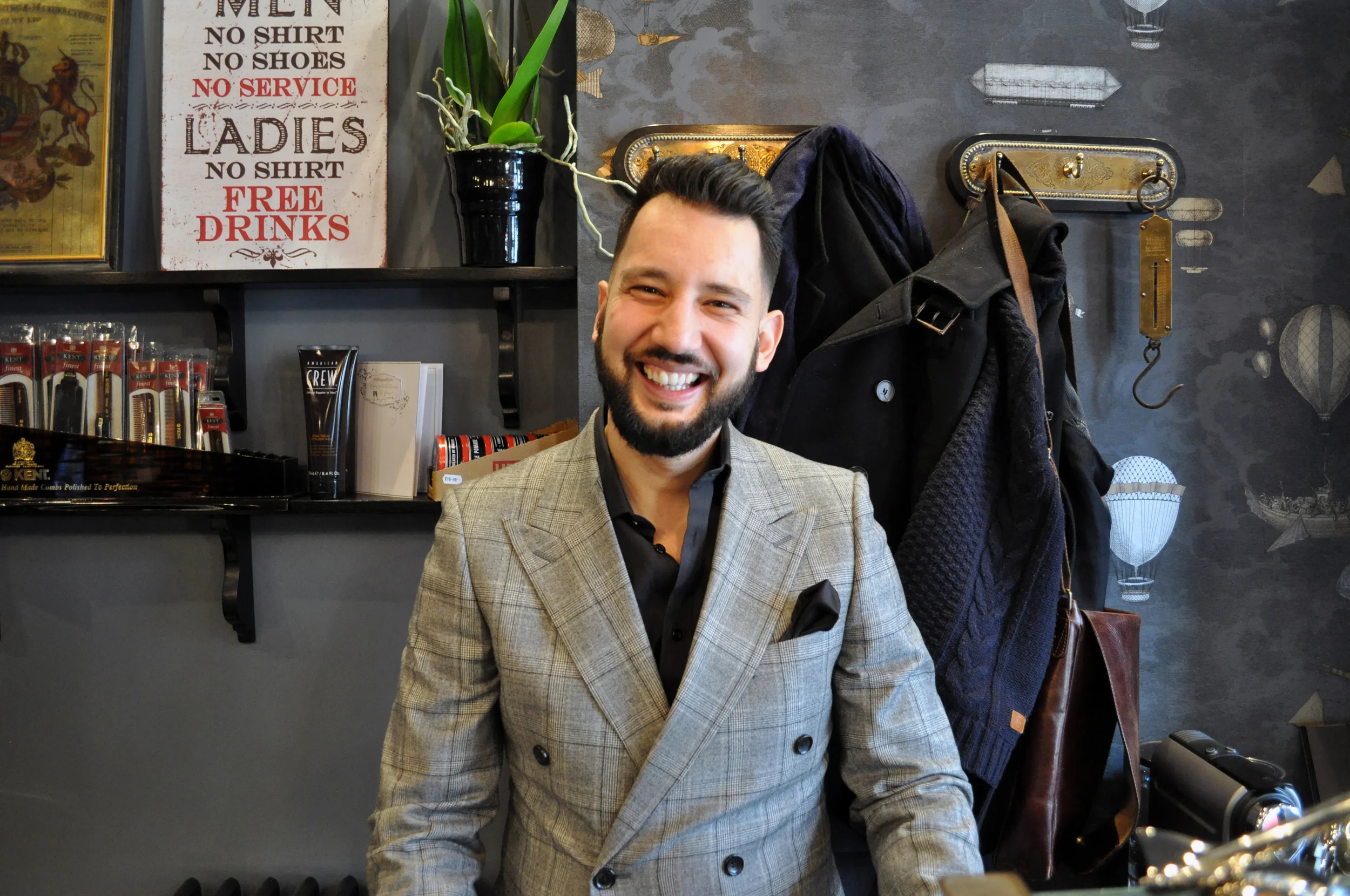 You are guaranteed a warm welcome at PORTERS. Owner, Bora Esen.