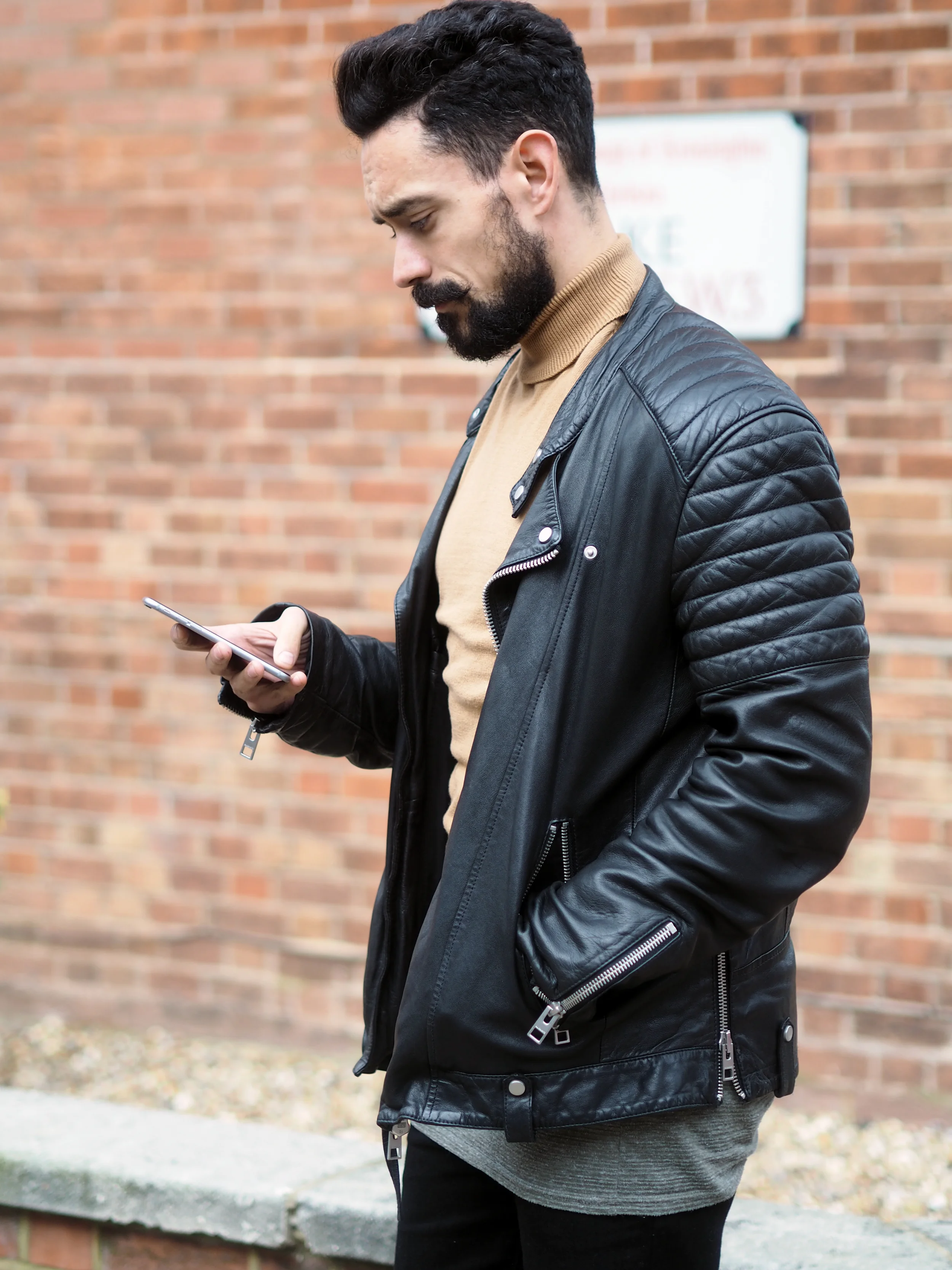 OUTFIT OF THE DAY - LEATHER MEETS TAN