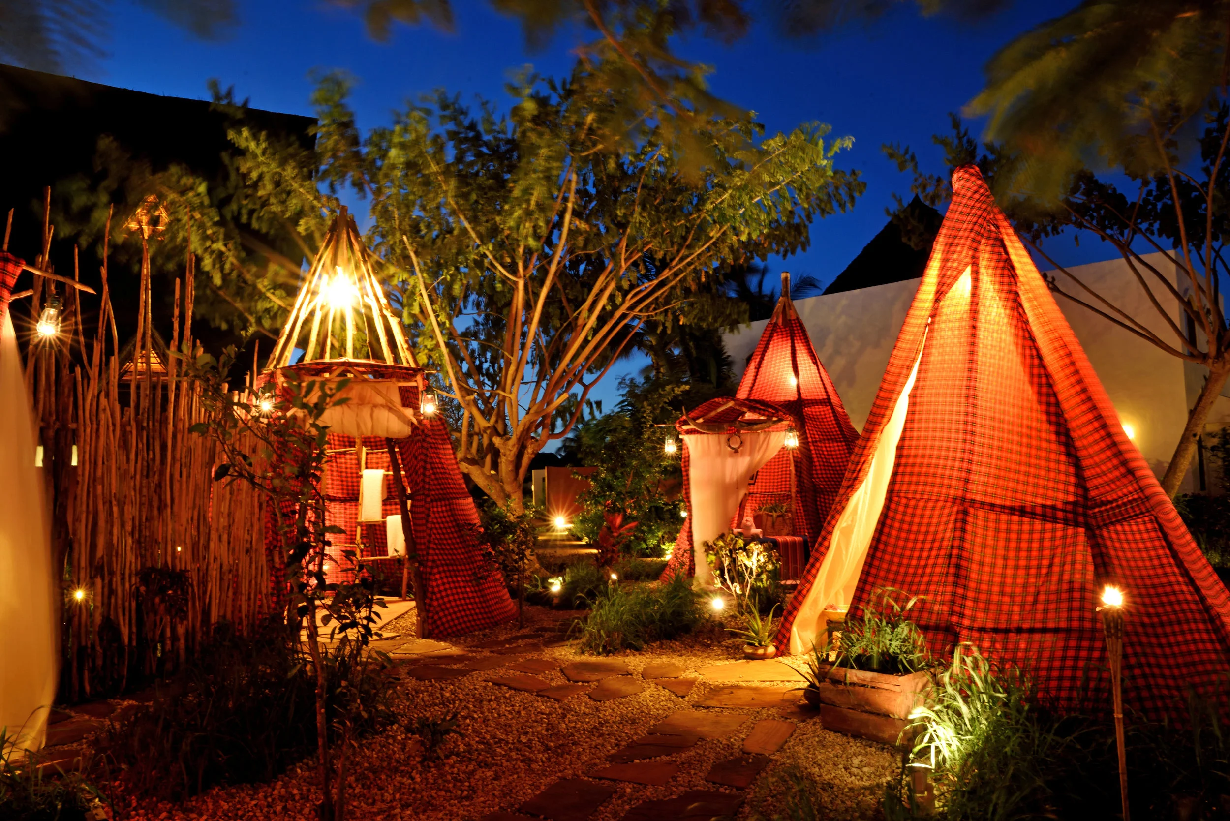 ESSQUE_ZALU_ZANZIBAR- SPA - MAASAI RITUAL VILLAGE 2.JPG