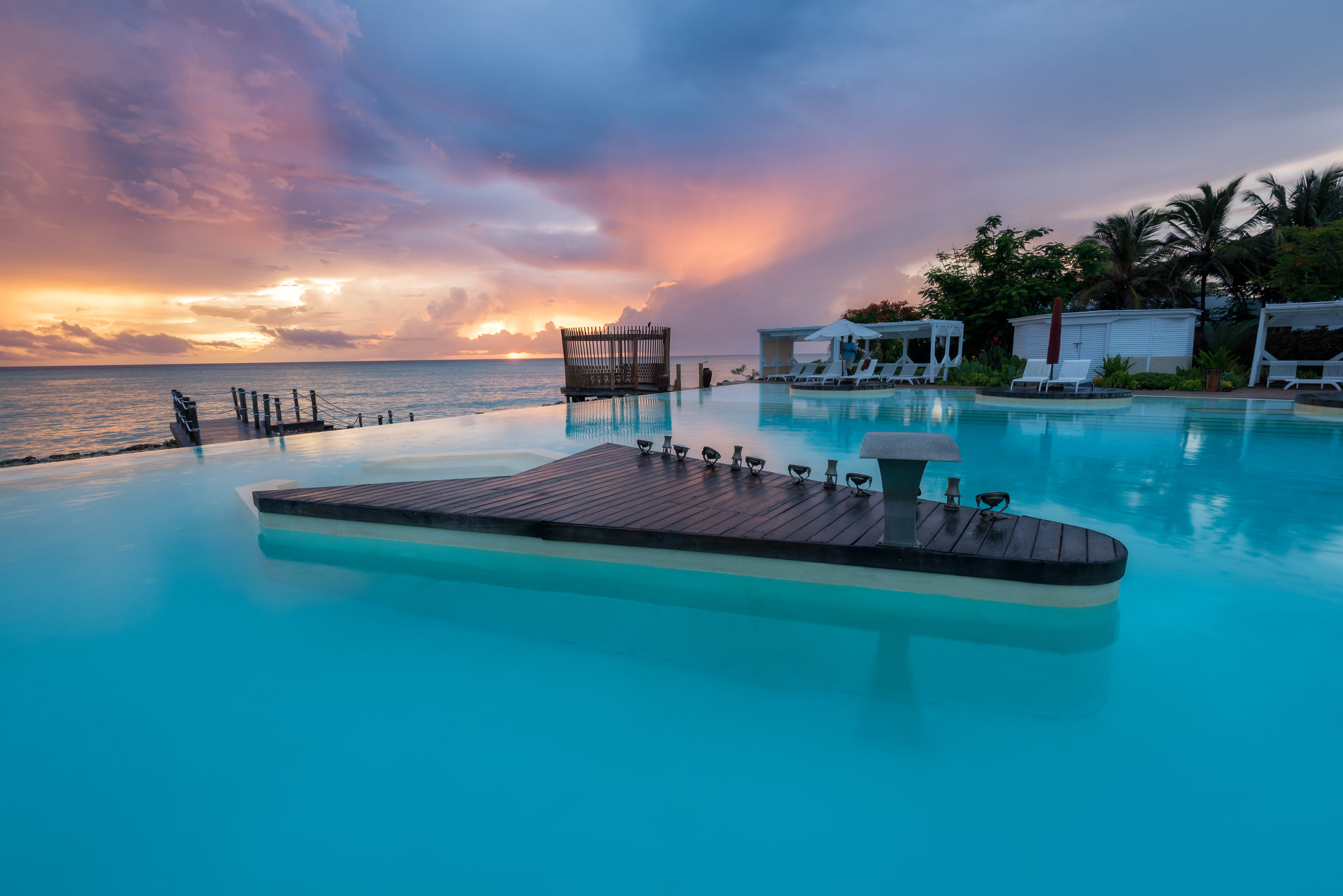 ESSQUE_ZALU_ZANZIBAR- INFINITY POOL.jpg