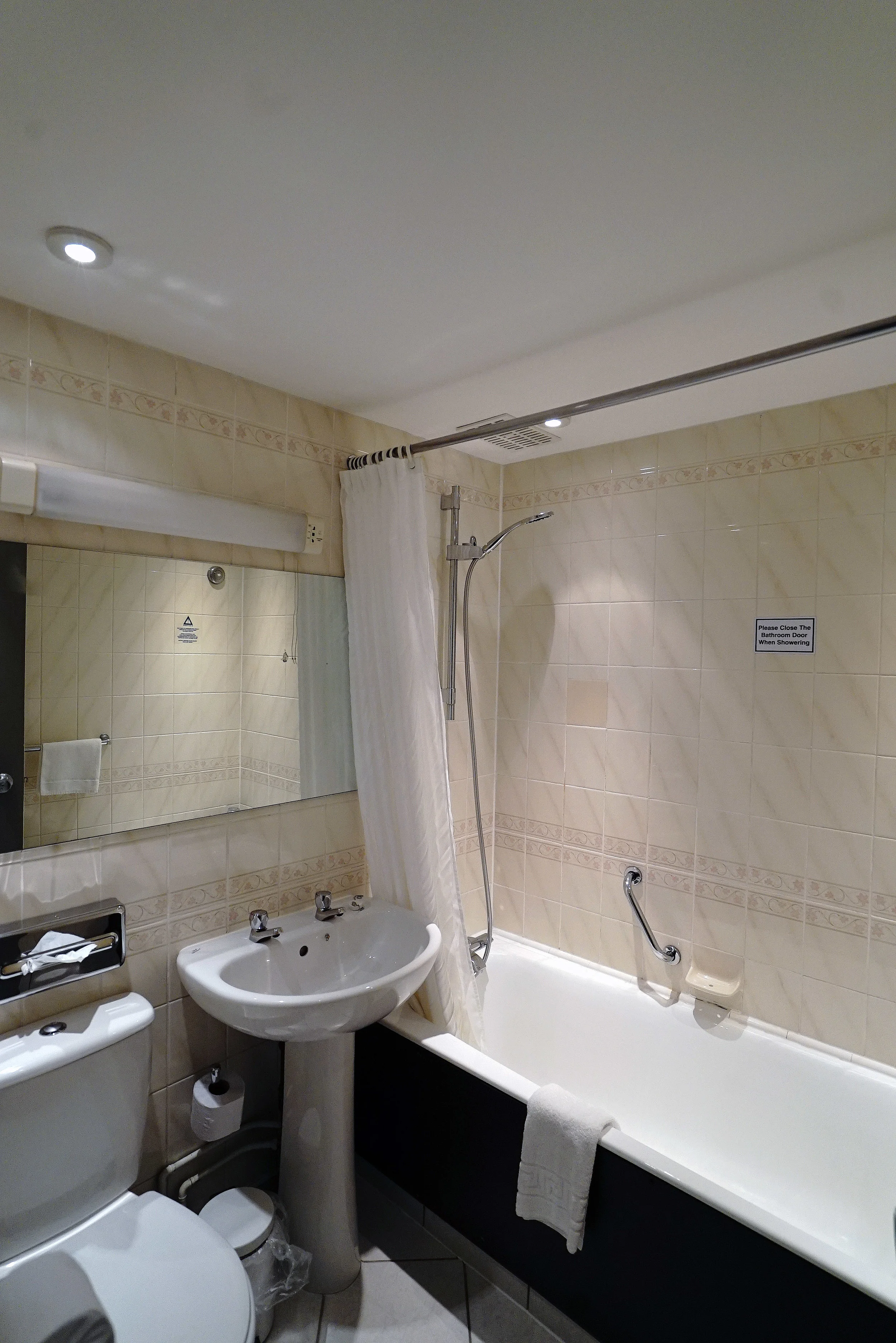 Mercure Perth Bathroom.jpg
