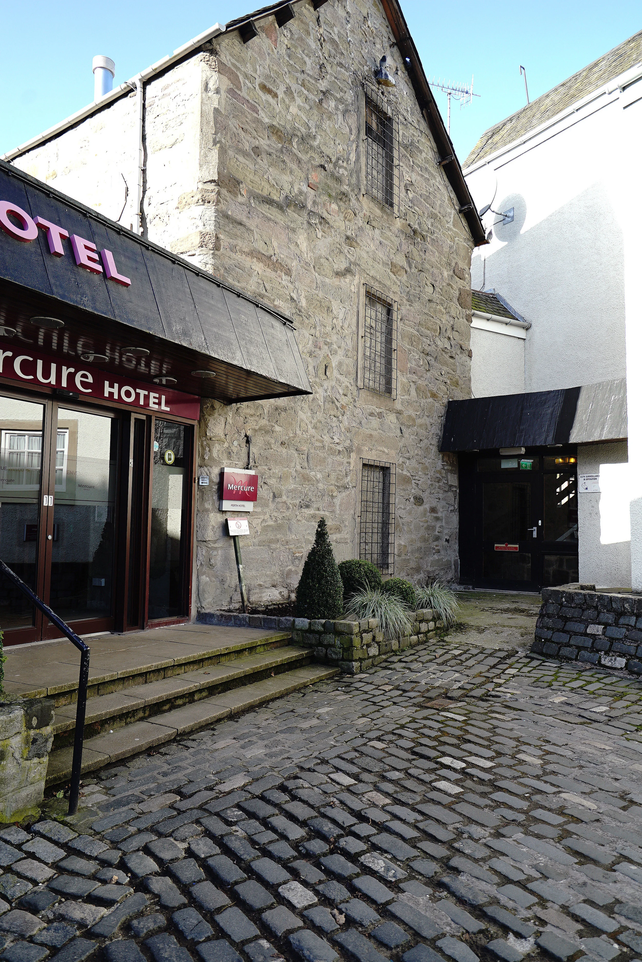 Mercure Perth Front.jpg