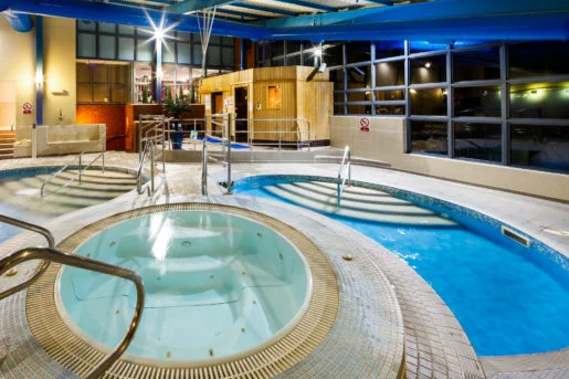 mercure-chester-abbots-well-hotel-feel-good-health-club-swimming-pool-01-lr-190117-515x343.jpg