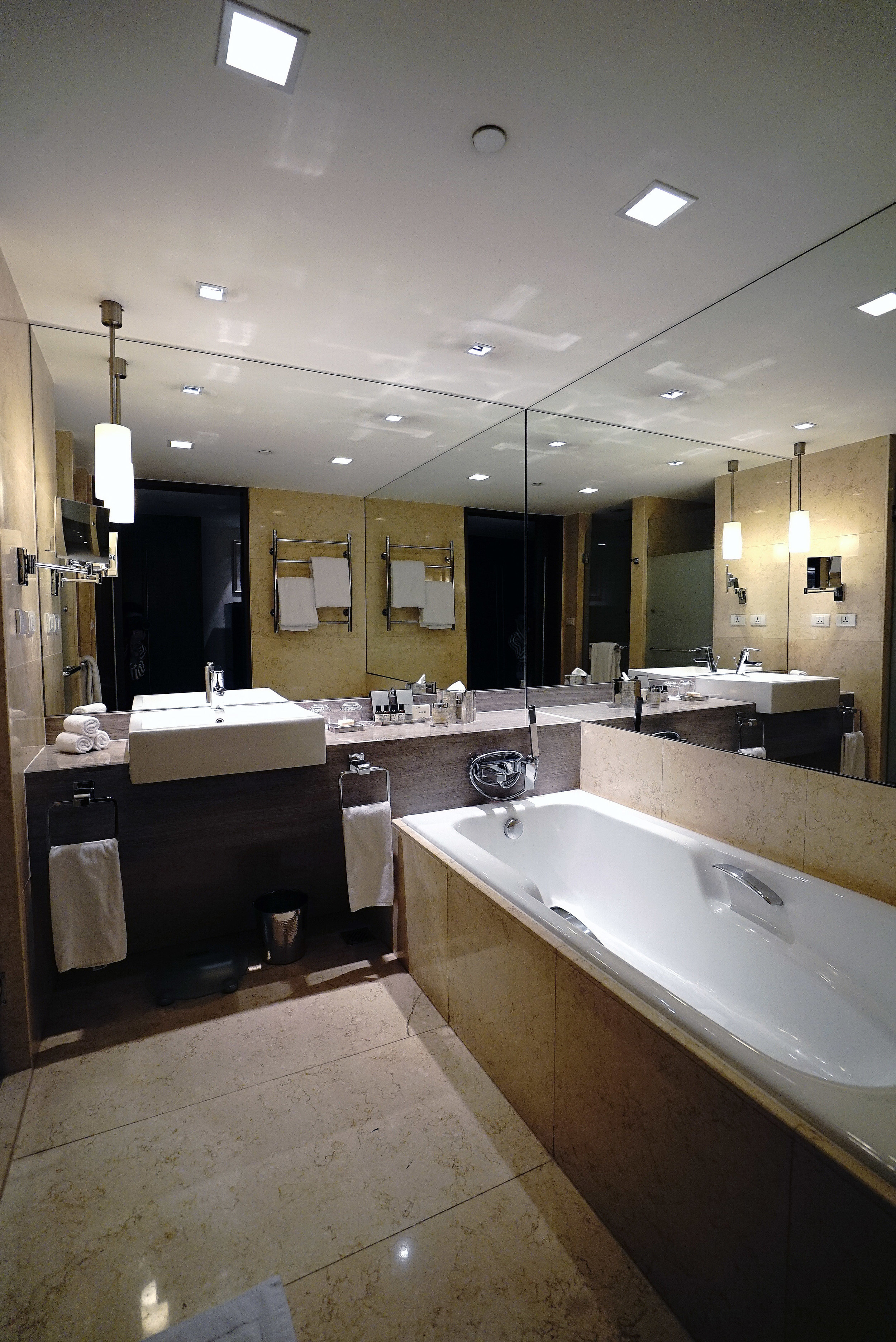 Fairmont Makati Bathroom Edited.jpg