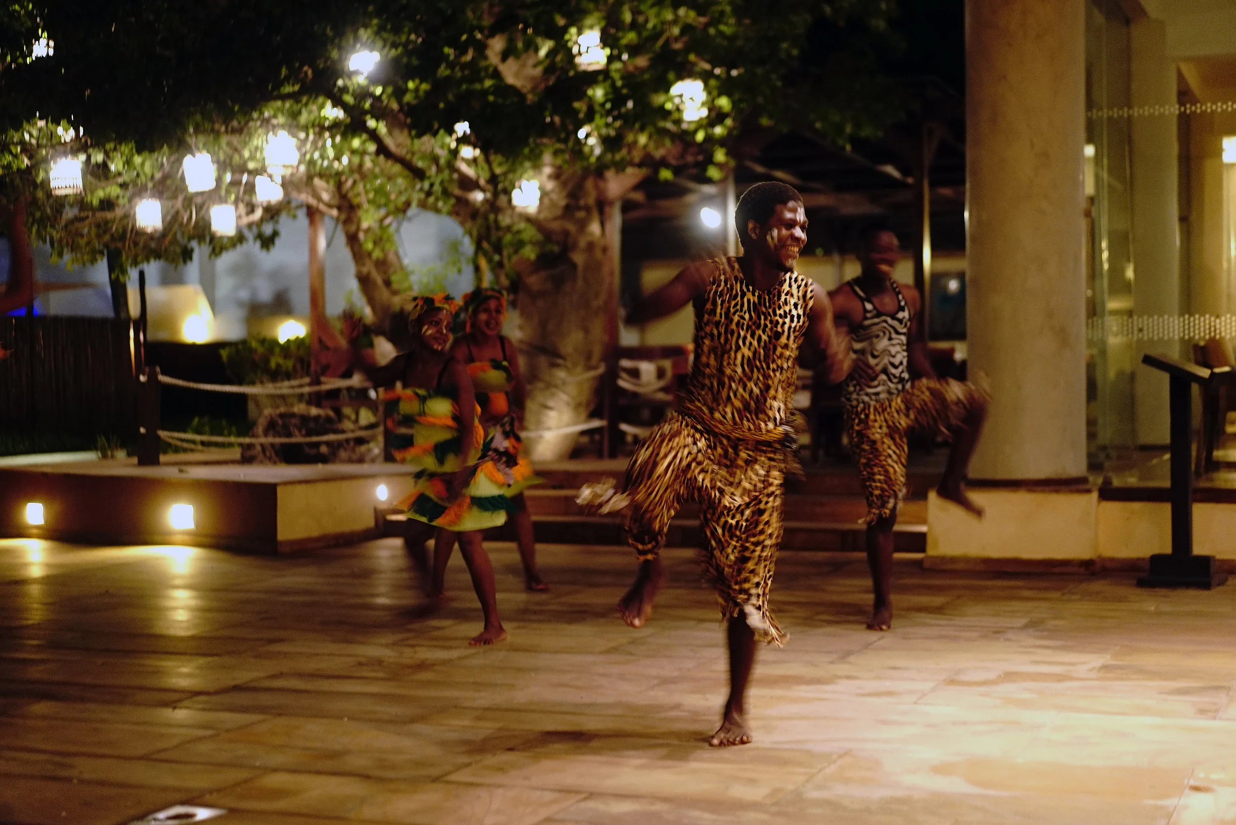 Essque Zalu Zanzibar Dancers.jpg