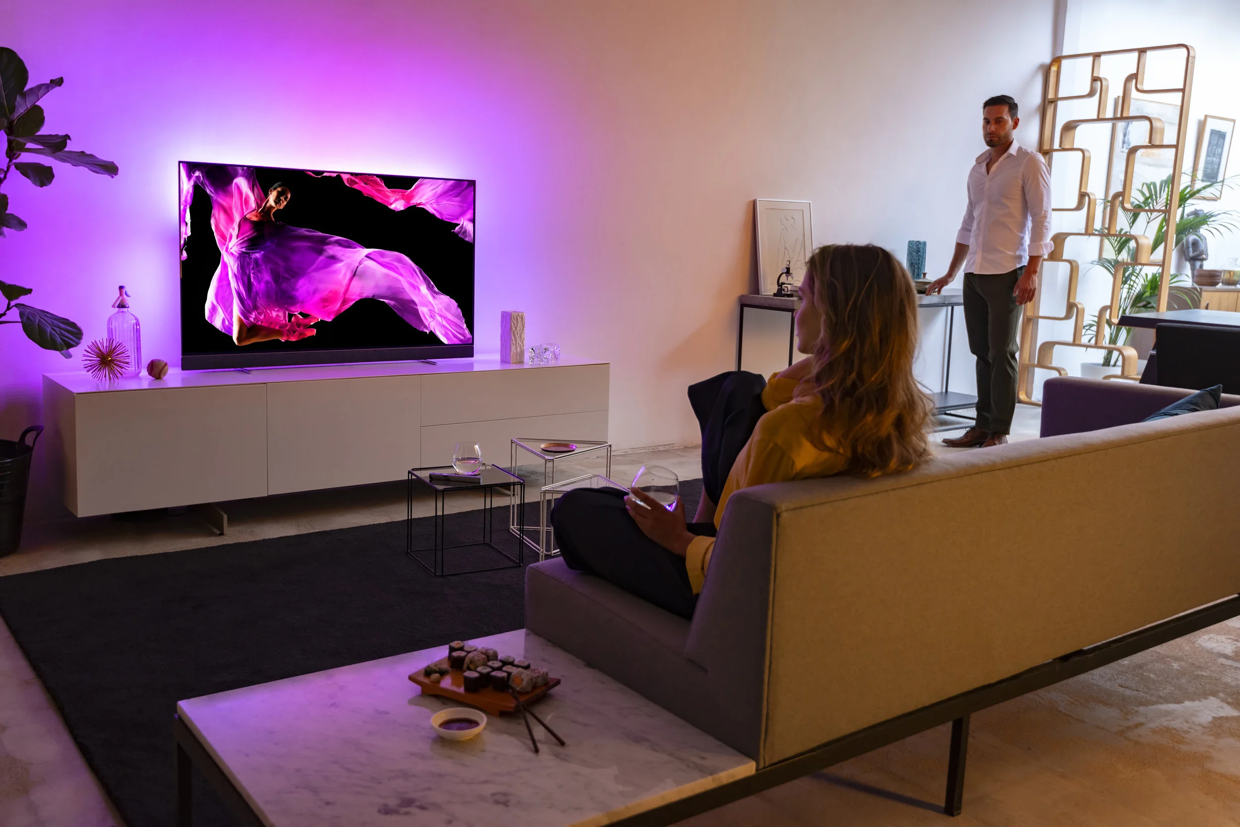 Philips TV & B&W 10.jpg