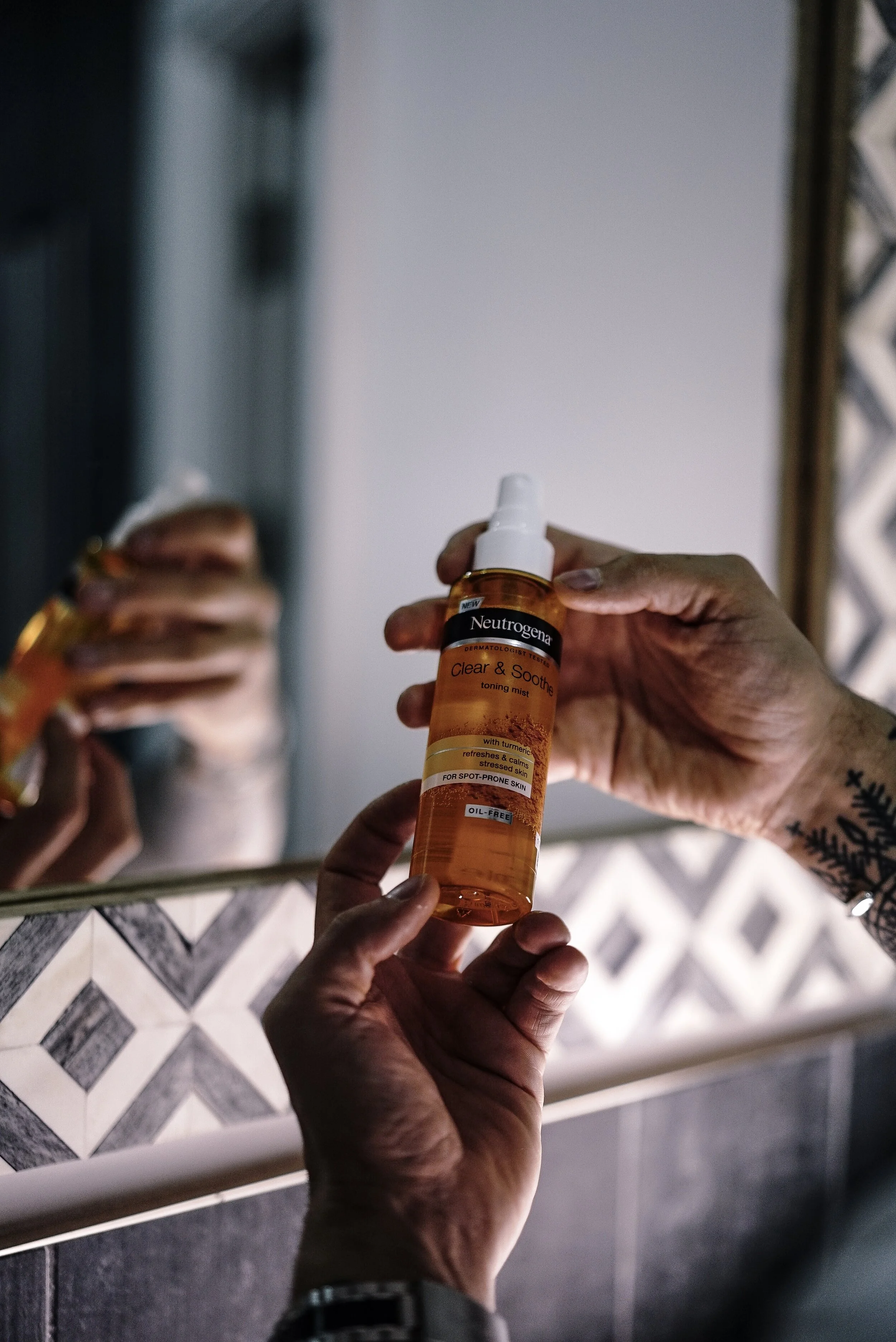 neutrogena clear and soothe mousse cleanser