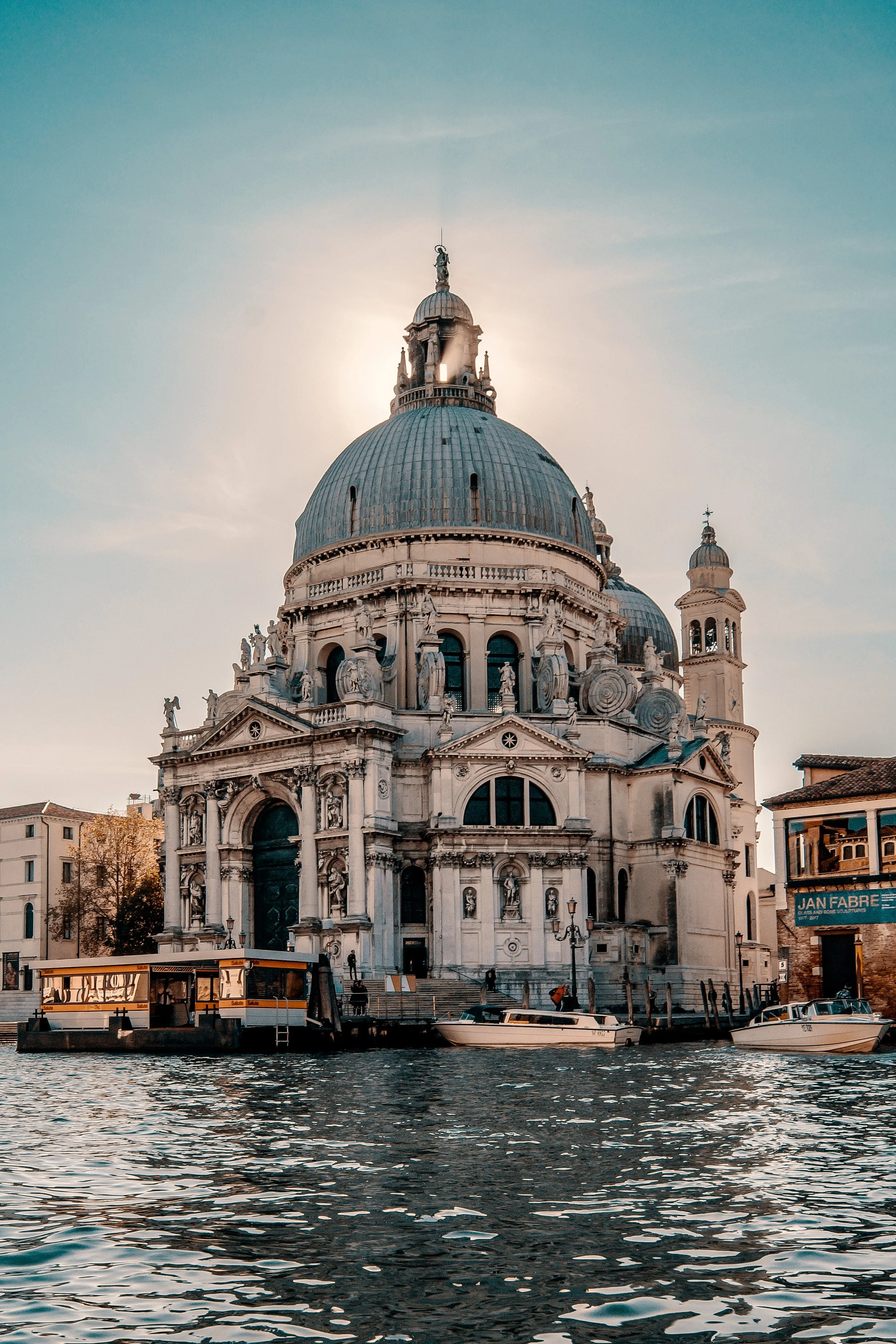 HOTEL AND RESTAURANT RECOMMENDATIONS IN VENICE