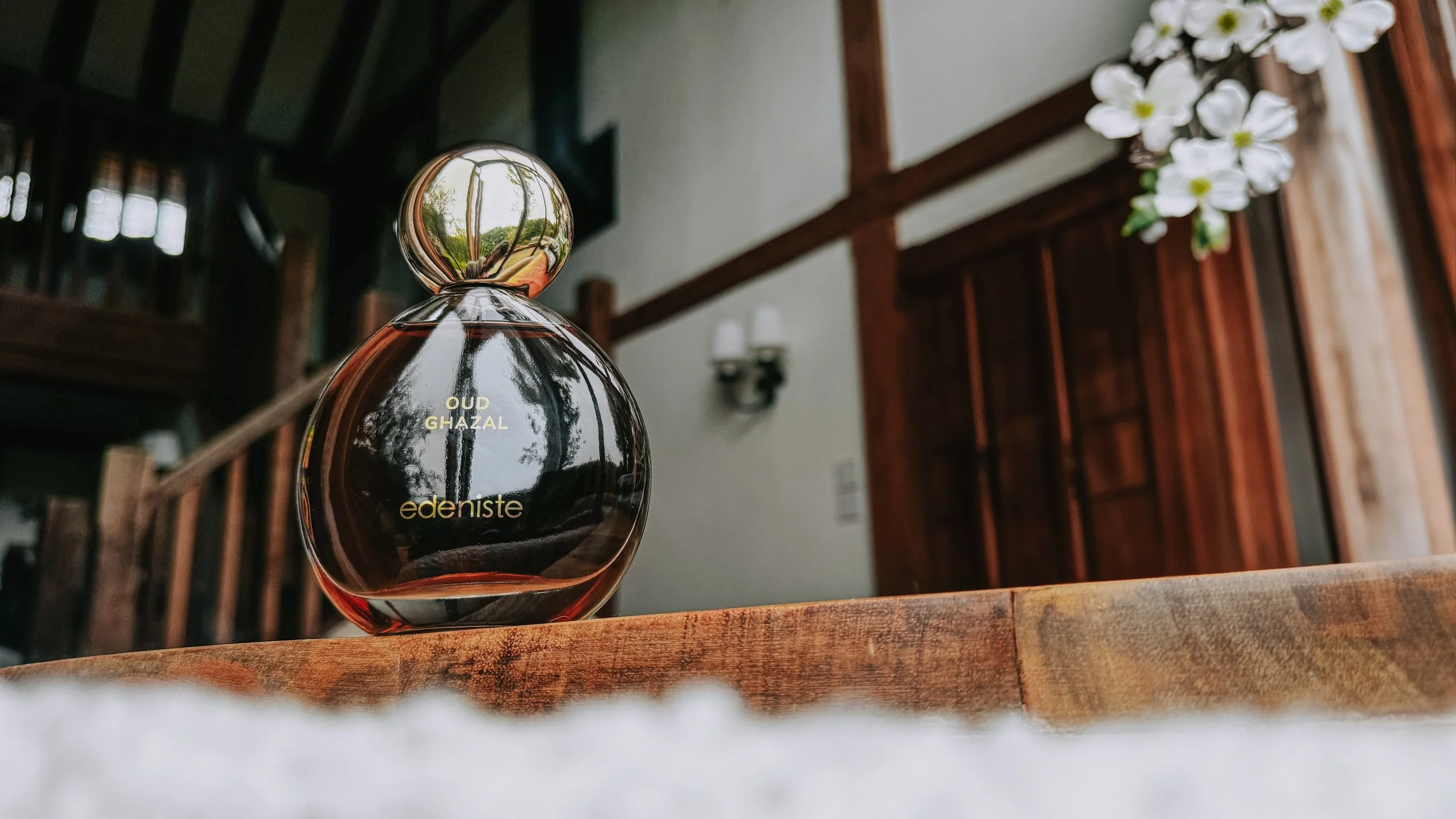 Oud Ghazal by Edeniste: A Luxurious Dance of Sweetness and Smoke