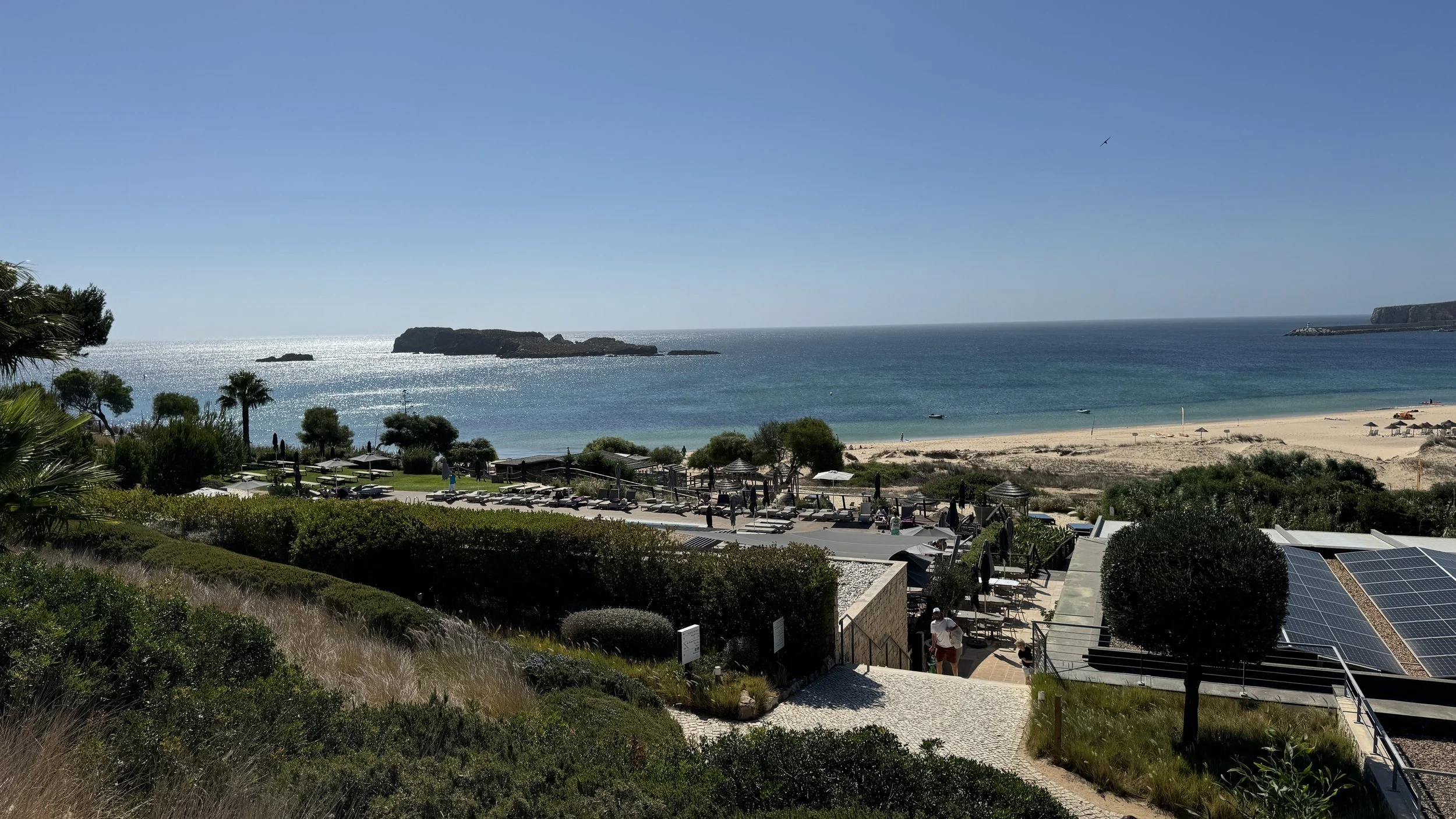 The Art of the Flash Sale: Master Last-Minute Travel Deals - Tips for Voucher Use, Alerts, and Flexibility