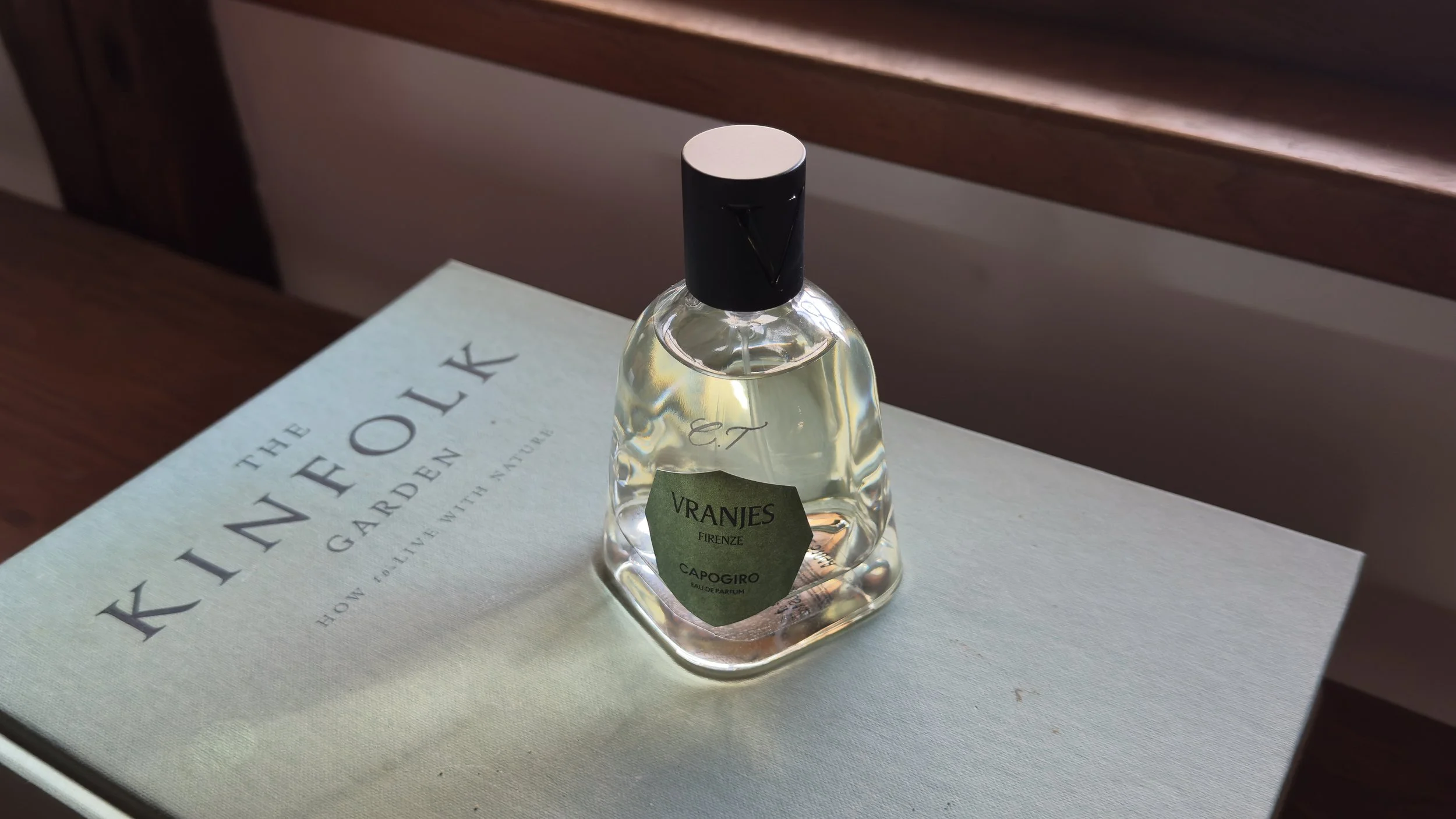 CAPOGIRO by Dr. Vranjes Firenze: A Breath of Air That Makes the World Spin