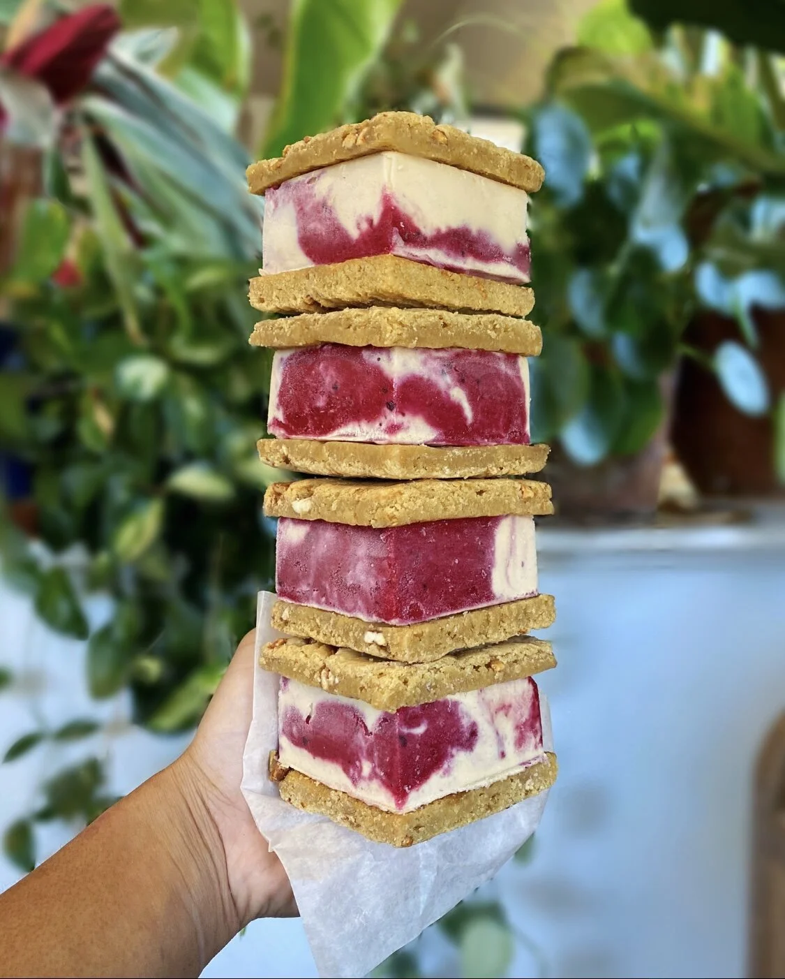 54157EE8-E9A6-4AE9-B22F-85443C7BF76D