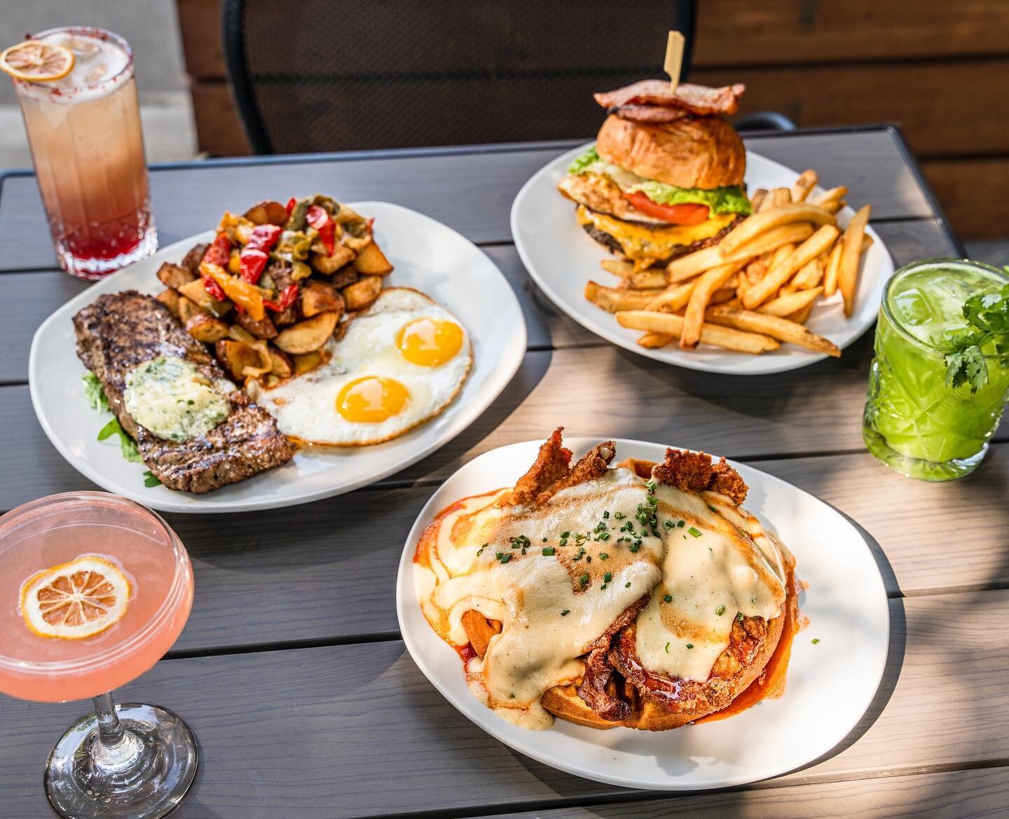 Happy Hour Astoria — Halsey's