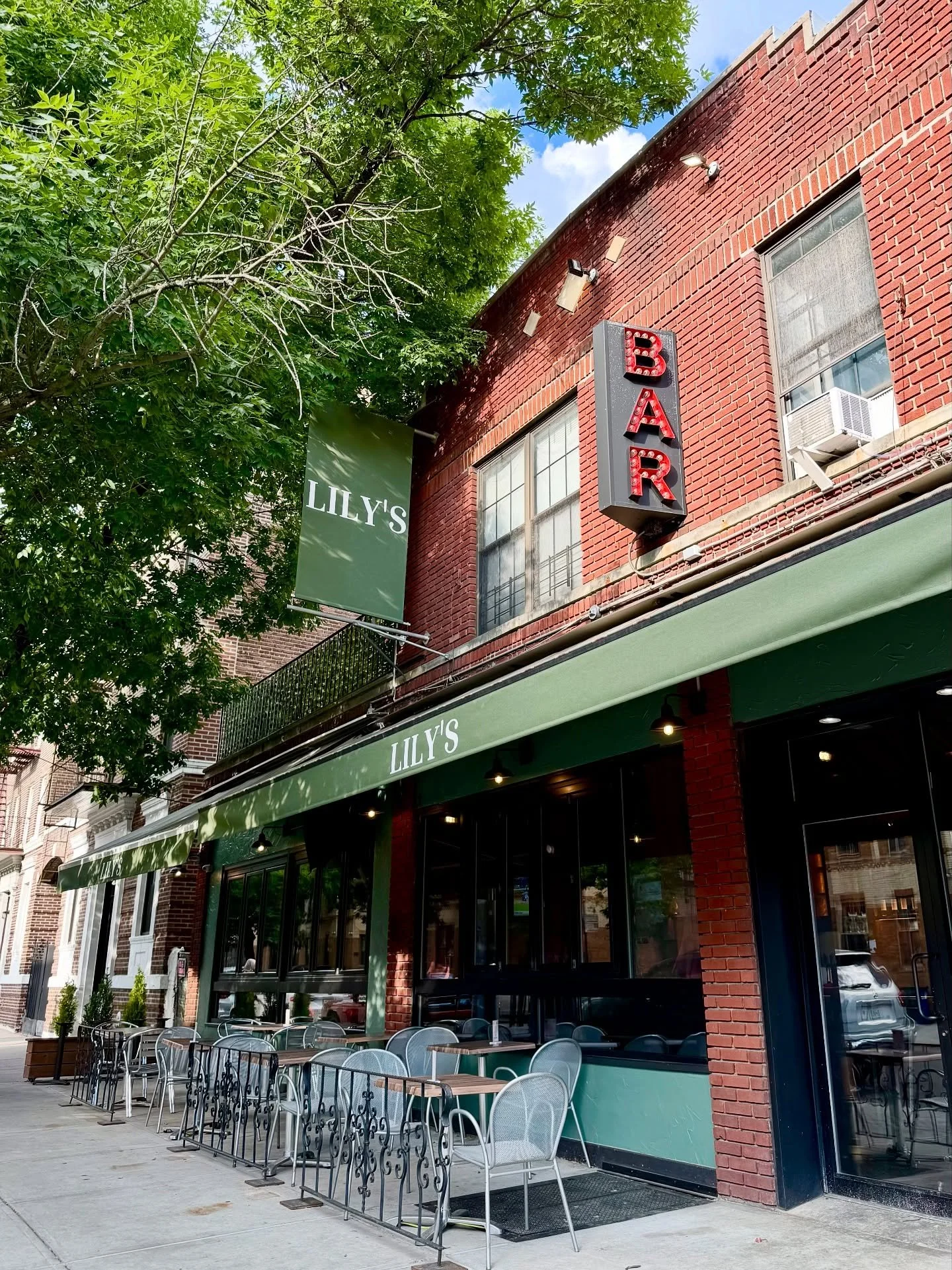 Happy Hour All Day✔️ Fabulous Outdoor Seating✔️Completely ignoring the fact that it&rsquo;s Monday✔️ See you soon, Astoria 😎🌿🍸

#astoriaeats #astorialive #astoriaqueens #astoriahappyhour #astoriapark #astoriaeats #astoriafoodie #astoriafood #astor