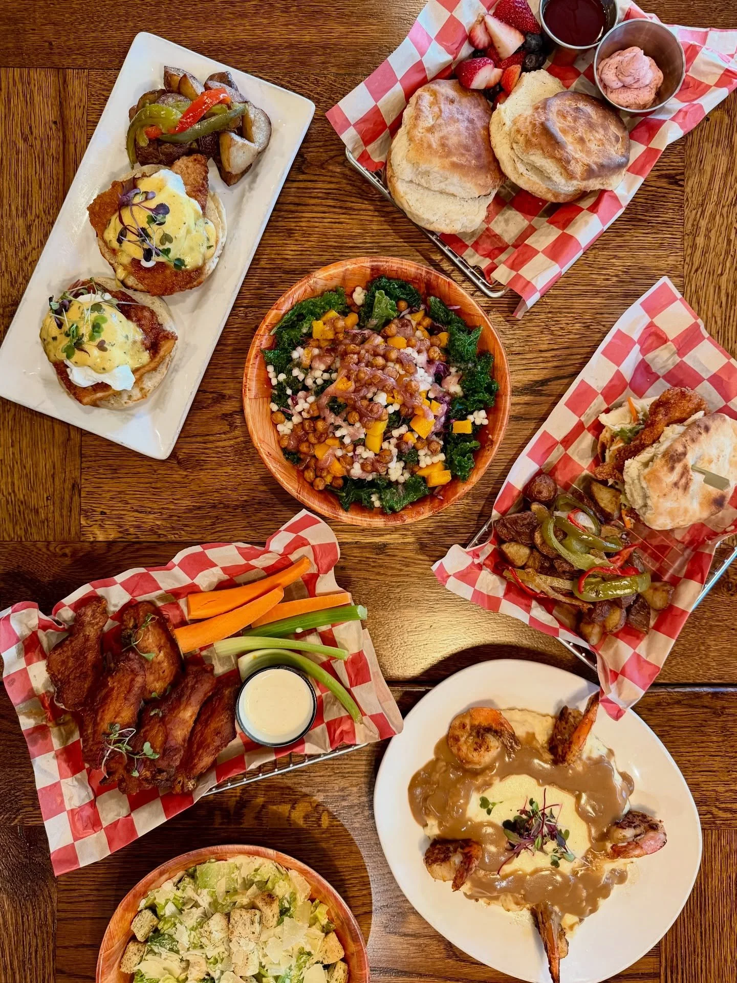 We&rsquo;ve got a STACKED weekend ahead at Lily&rsquo;s. What are you joining us for? 👇

🍾 BOTTOMLESS BRUNCH (Spritzes, Bloodies, Mimosas)
🍽️ NEW MENU DROP
🏀 THE KNICKS @ 7:30PM
🌿 OUTDOOR SEATING
🎛️ DJS ALL WEEKEND
🍹 ALL DAY HAPPY HOUR
🏈 GAME