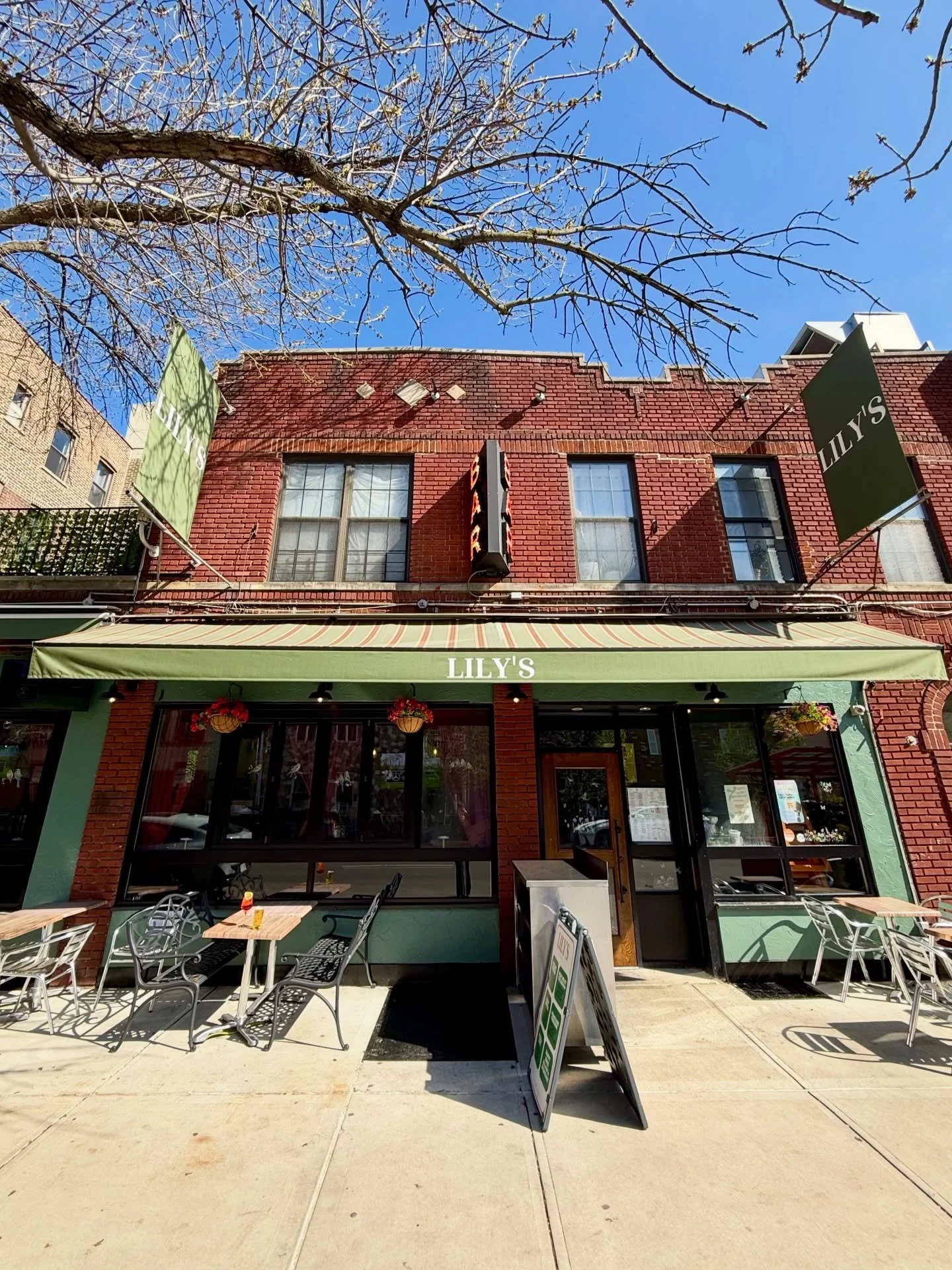 📣LOCAL PSA📣 80&deg; weather all week long. We repeat- 80&deg; weather ALL. WEEK. LONG. 
You know where to find us (Drinking on our patio. Duh.) 🍻🍹🍾🌱

#astoria #astoriaqueens #itsinqueens #astorianyc #astoriaoutdoors