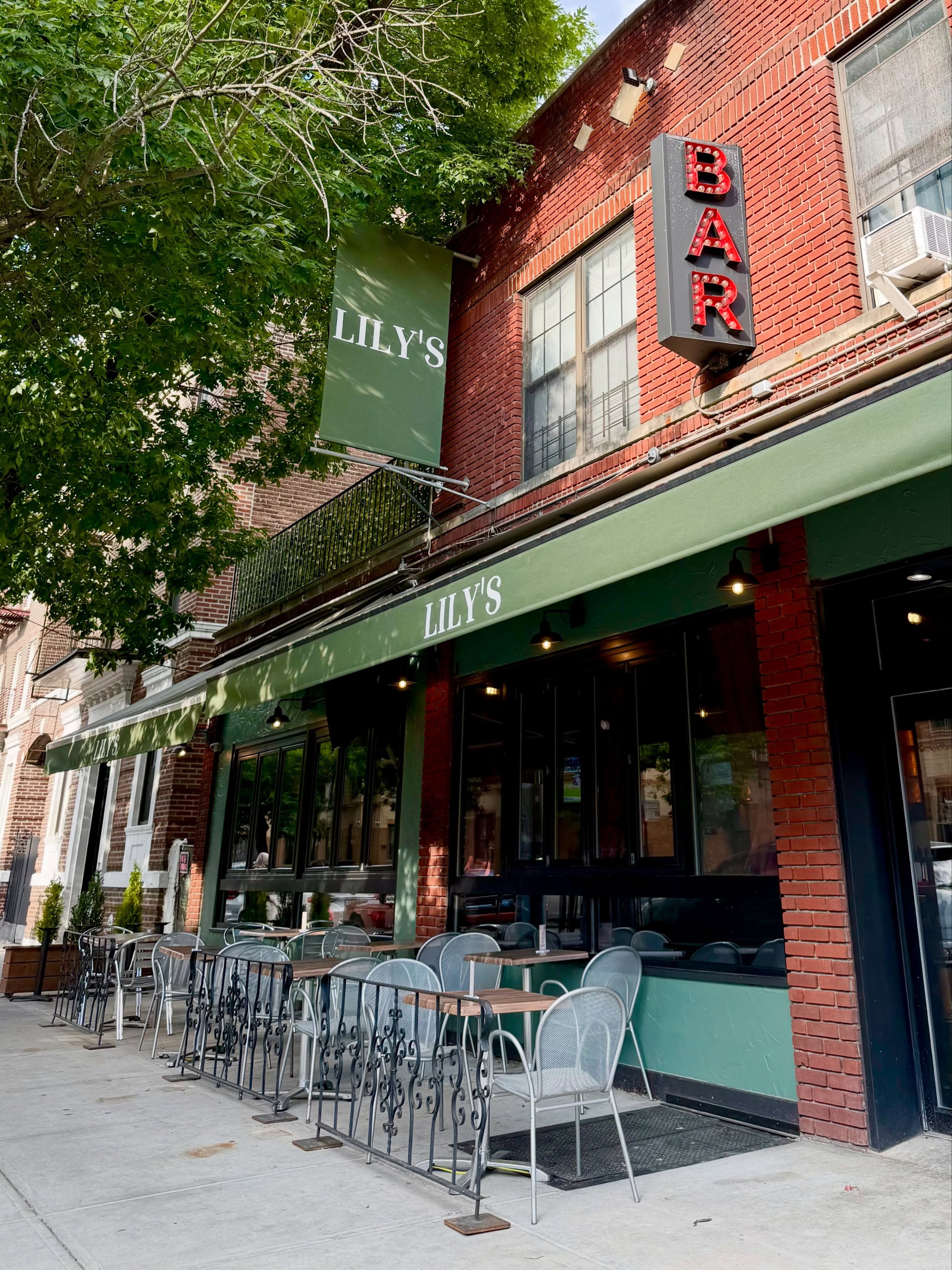 Happy Hour All Day✔️ Fabulous Outdoor Seating✔️Mixtape Bingo✔️ 
See you soon, Astoria 😎🌿🍺

#astoriaeats #astorialive #astoriaqueens #astorianyc #itsinqueens