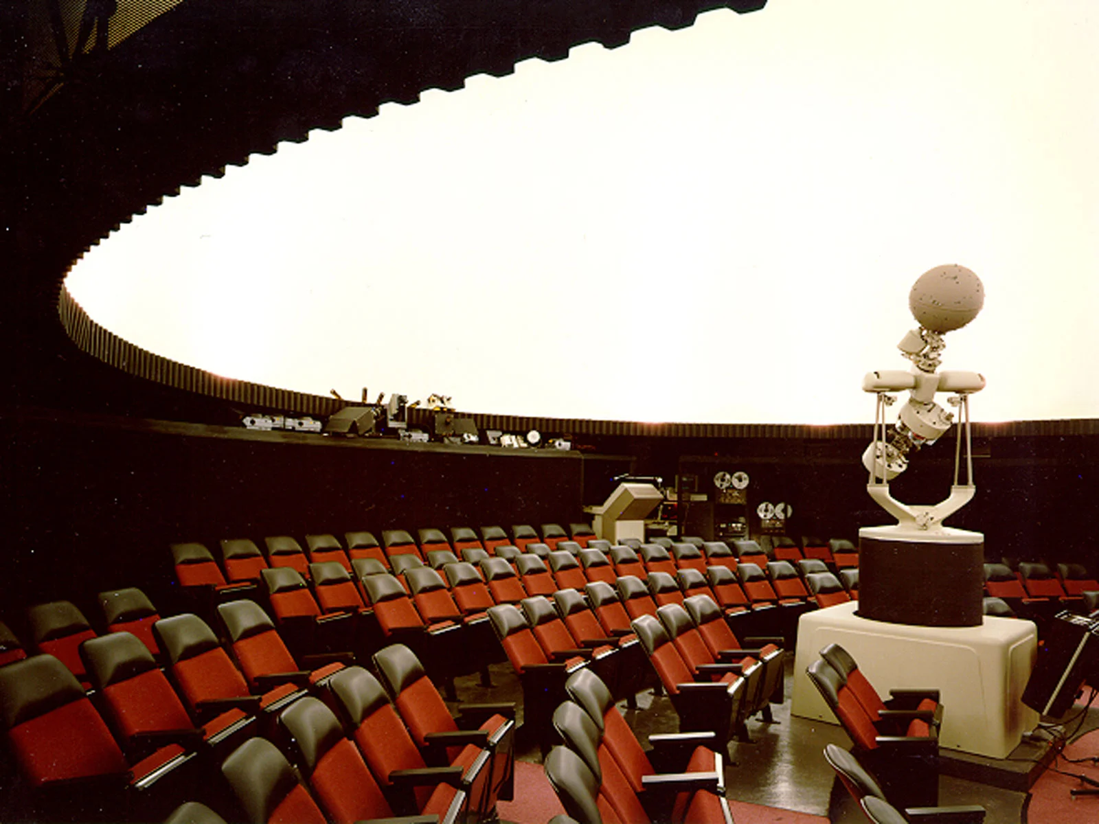 The Planetarium seating is surrounded by a seamless welded wire fabric that seems to dissolve away to reveal the technology behind when the lights are lowered. 