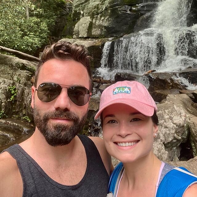 Explorin&rsquo; the Smokies 🏞
#FeatureFriday #befreeandexplore 
Get your gear 👉 www.wicklowwear.com
📷: @vicariouslivingpodcast