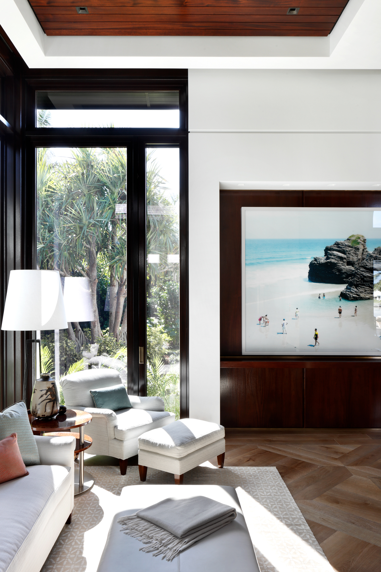 Studio-C-Modern-Bungalow-Living-room-2.jpg