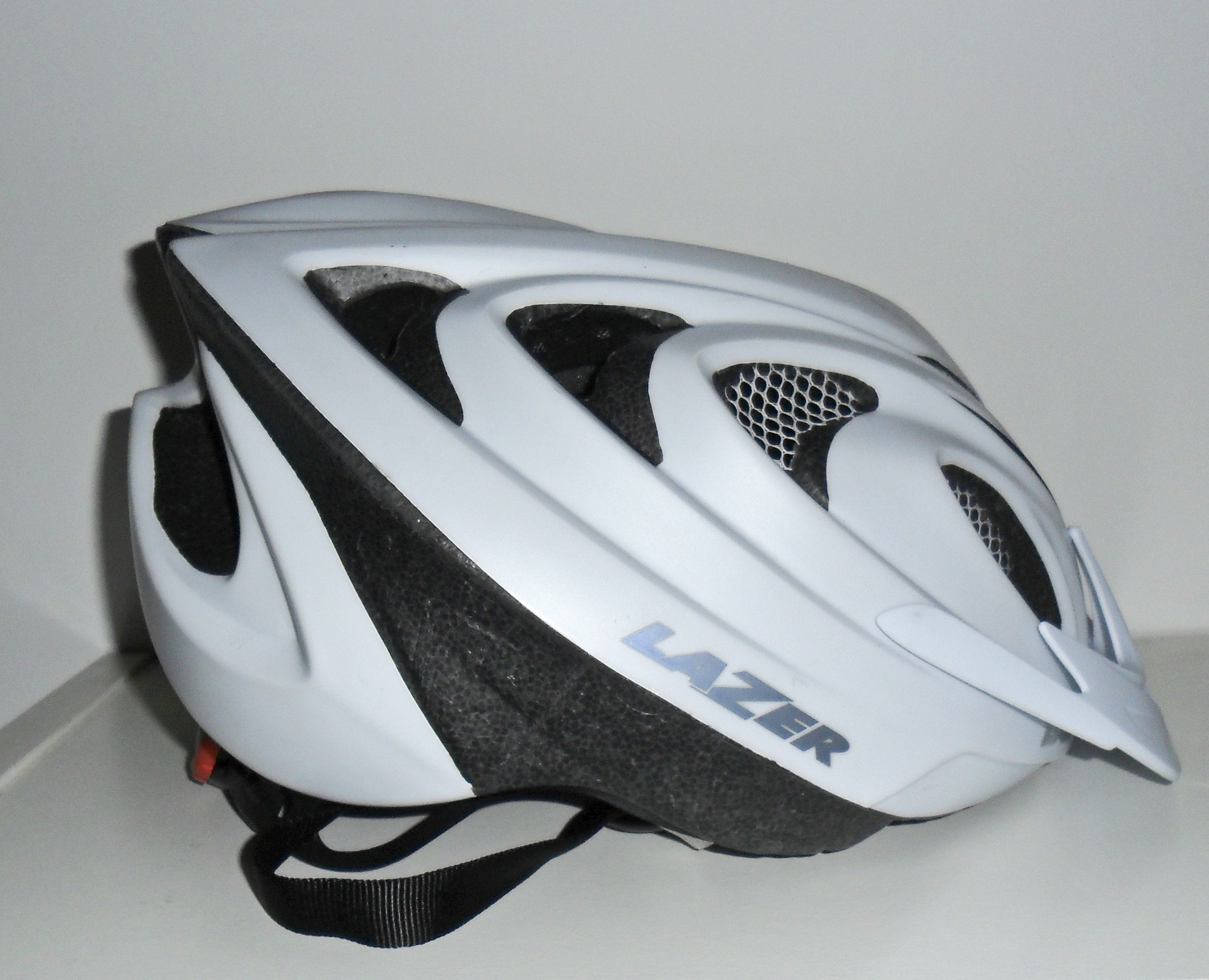 Helmet-002.jpg