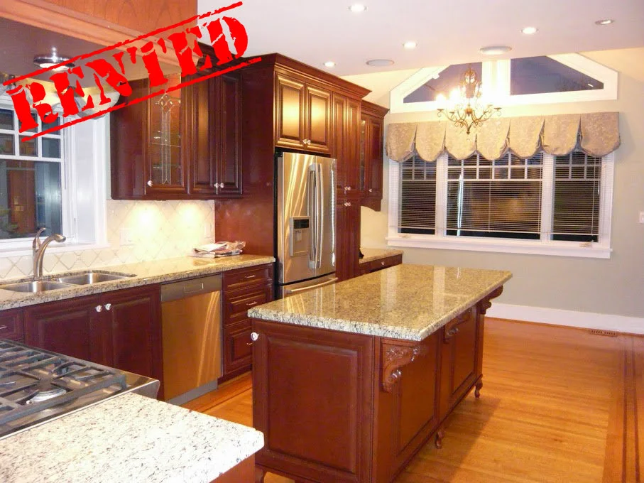 3214 W 37th Ave, Vancouver Square Footage: 2,700ft² Bedrooms: 5 Bathrooms: 3.5 Price/month: $3,500/month