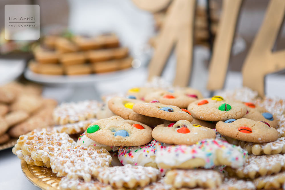 This was our first time seeing a Pittsburgh cookie table and wow talk about impressive! It’s a big part of Pittsburgh culture and a true gift of love.