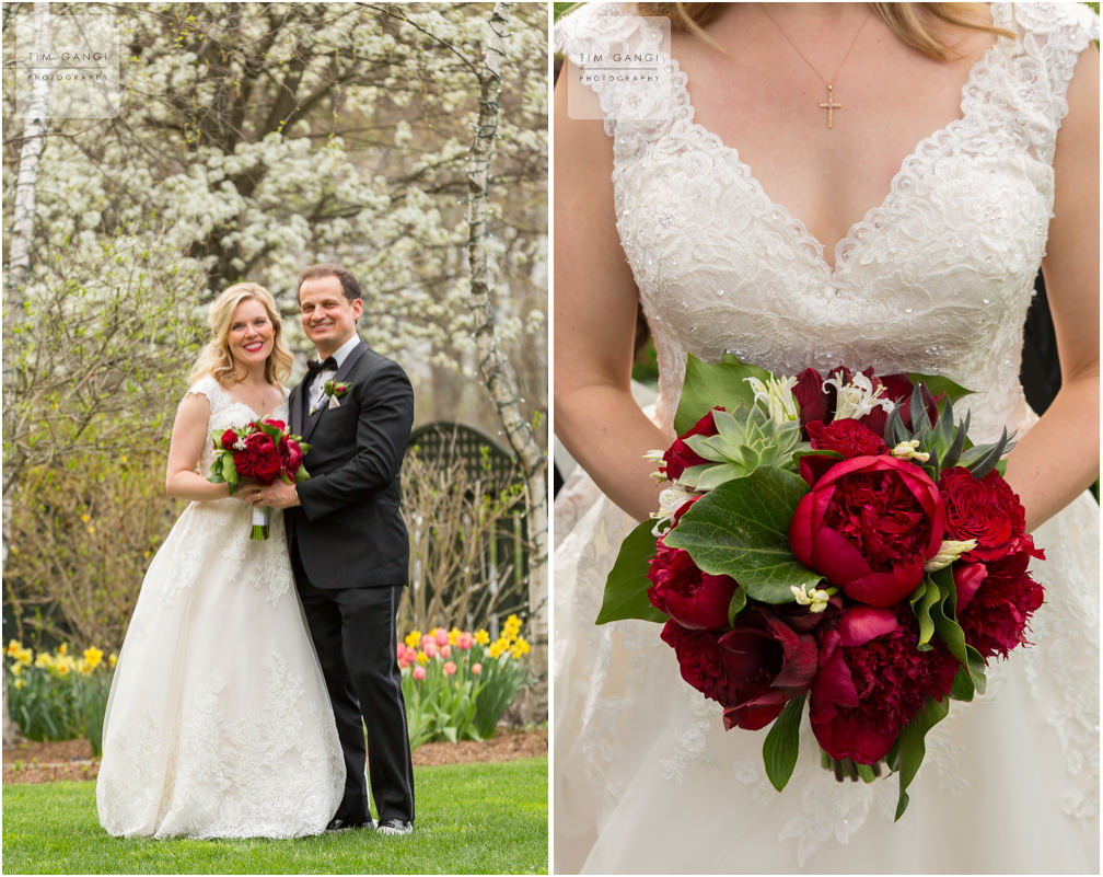  Simple elegance from these newlyweds! 