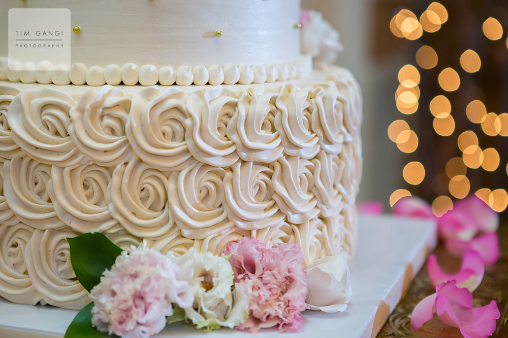  What an amazing wedding cake detail.  