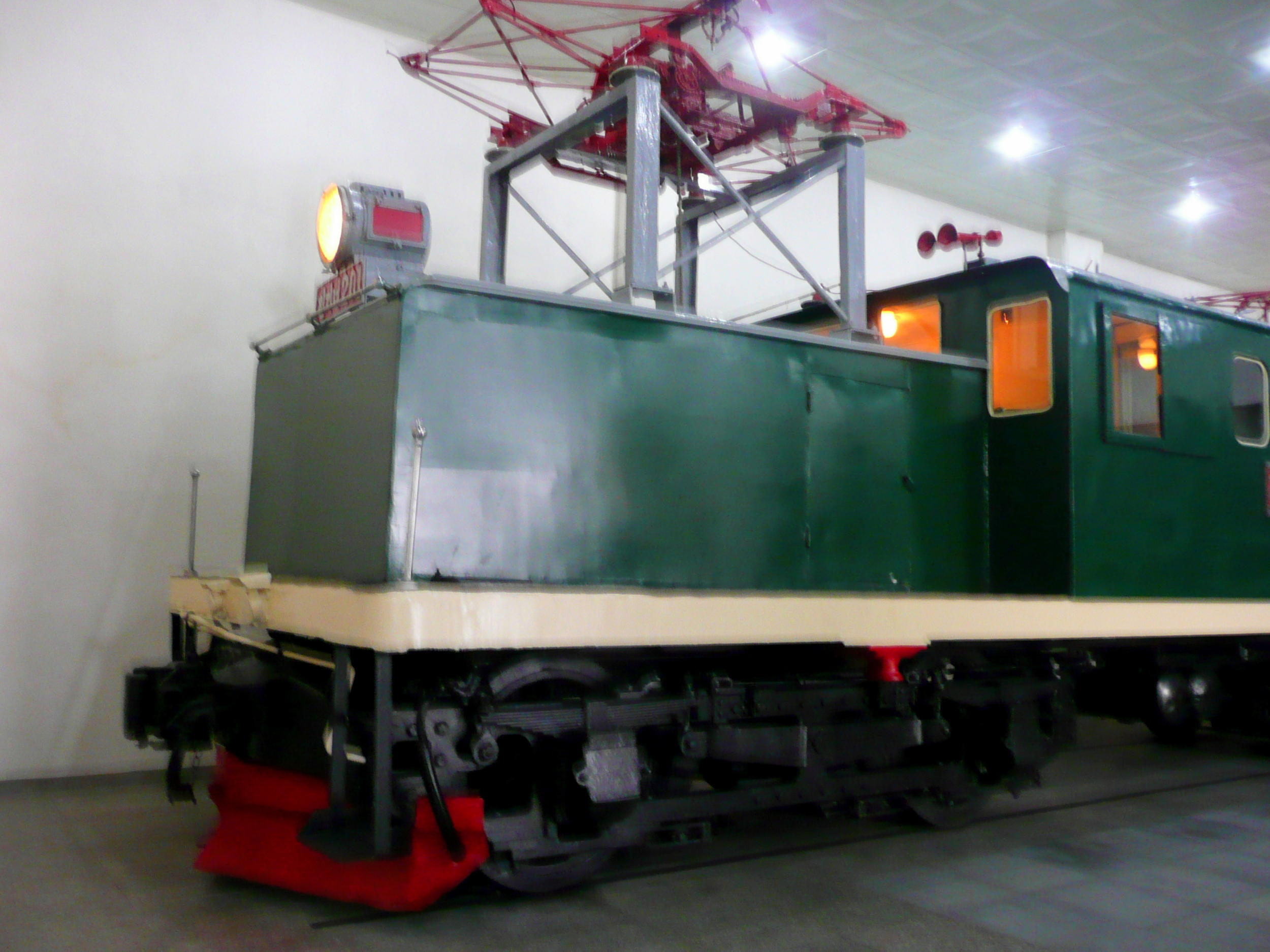 Catenary on push-pull engine