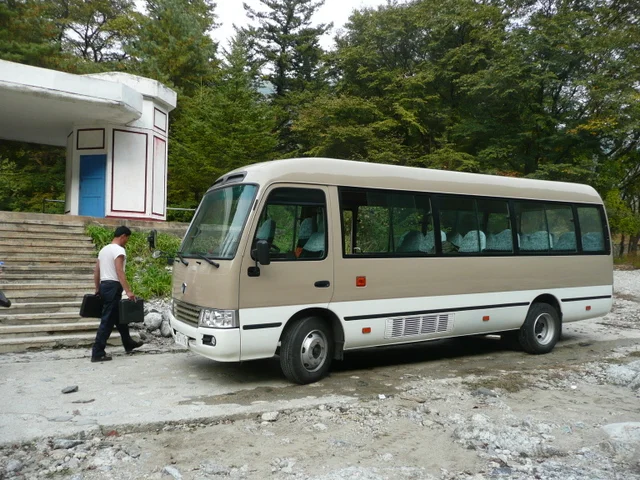 TOUR BUS