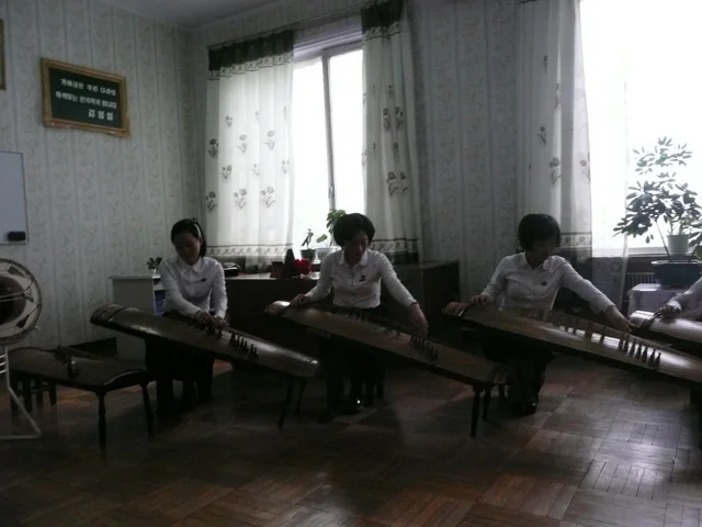 CHILDRENS PALACE