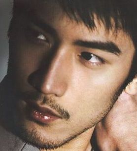Ronald Zhao, Mai Martin's bodyguard and lover