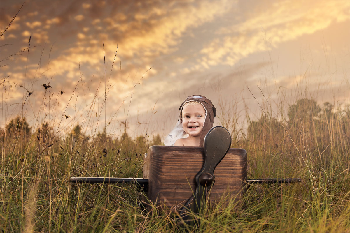 child-photographer-knoxville-airplane-pilot.jpg