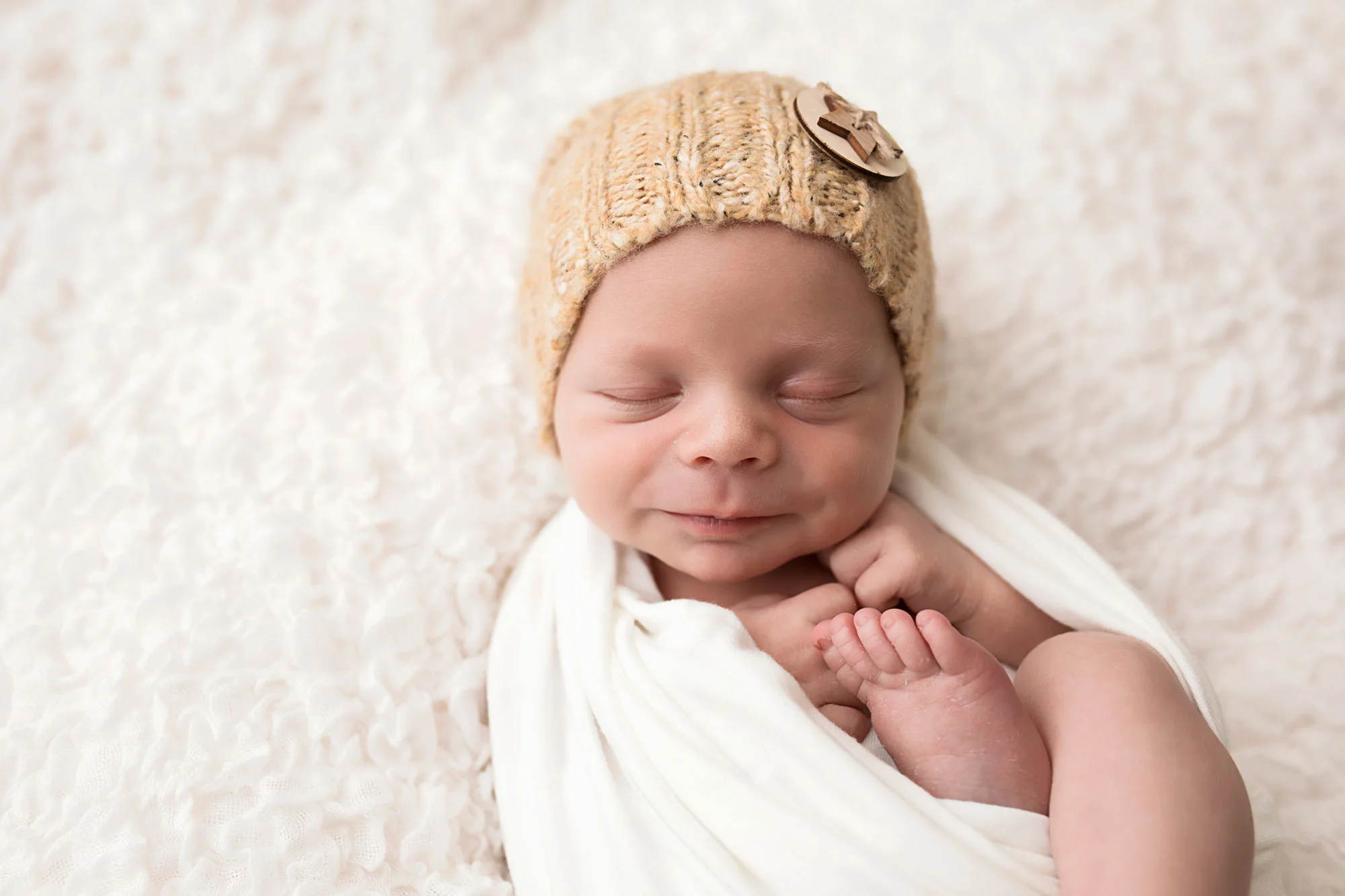 knoxville-baby-photographer-boy-in-yellow.jpg
